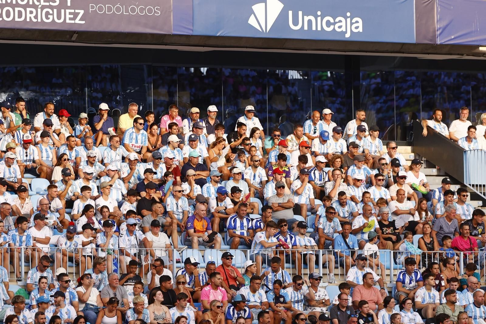 Búscate en las gradas de La Rosaleda en el Málaga CF-Eibar