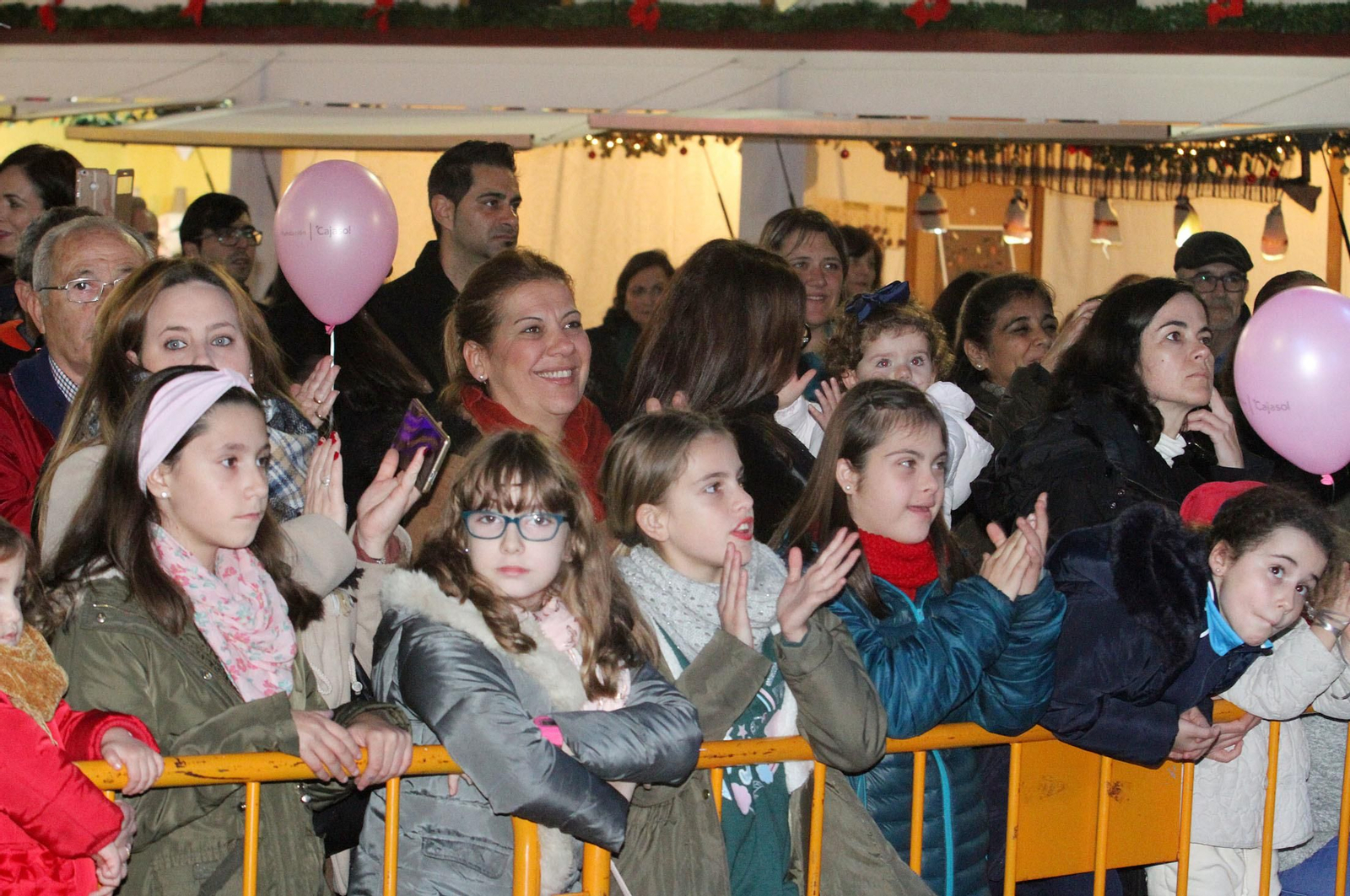 Pepe El Marismeño y el Coro de Emigrantes ponen voz al Cuentacuentos de Huelva Información, en imágenes