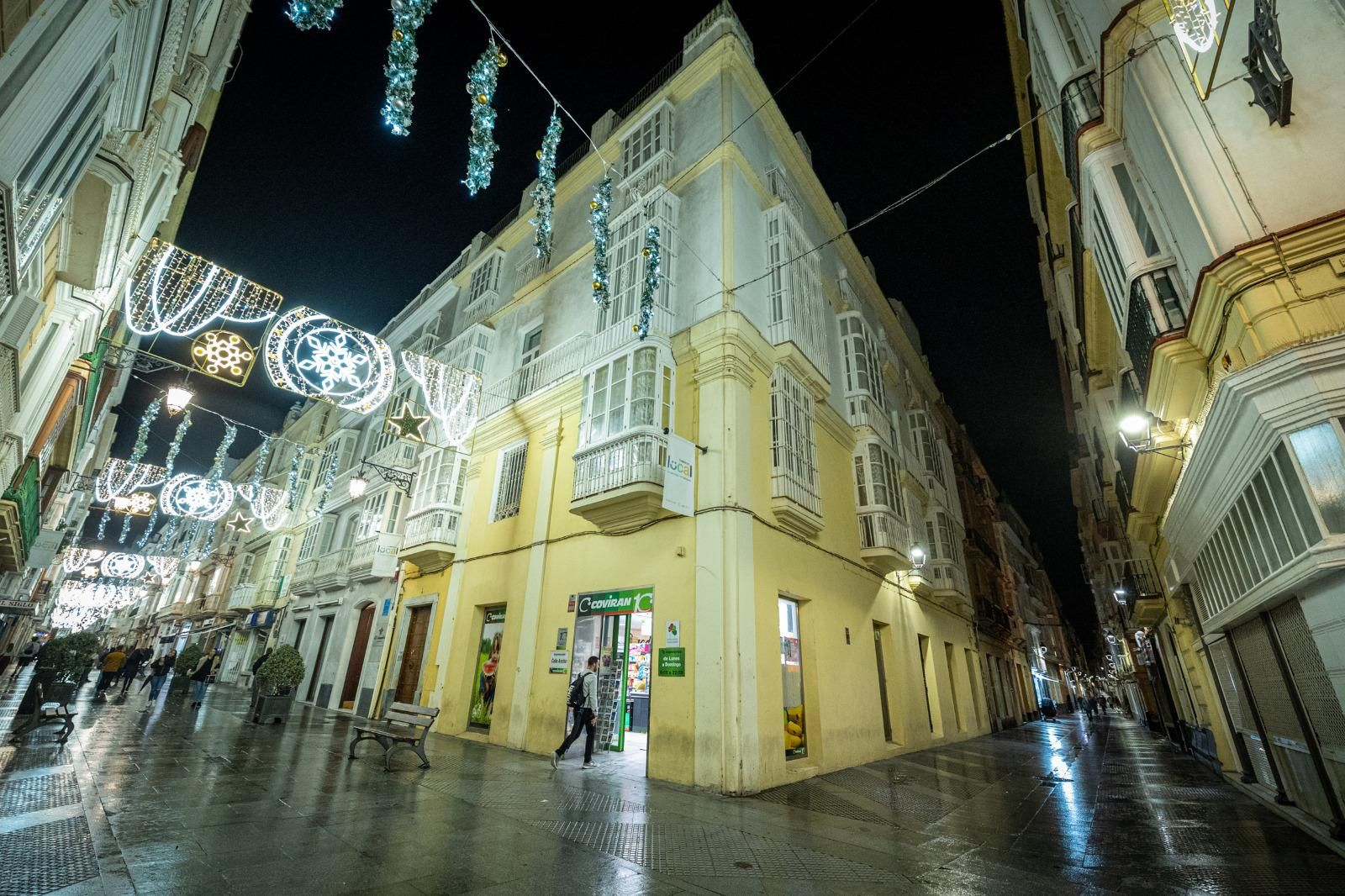 Las luces de Navidad en Cádiz, en imágenes
