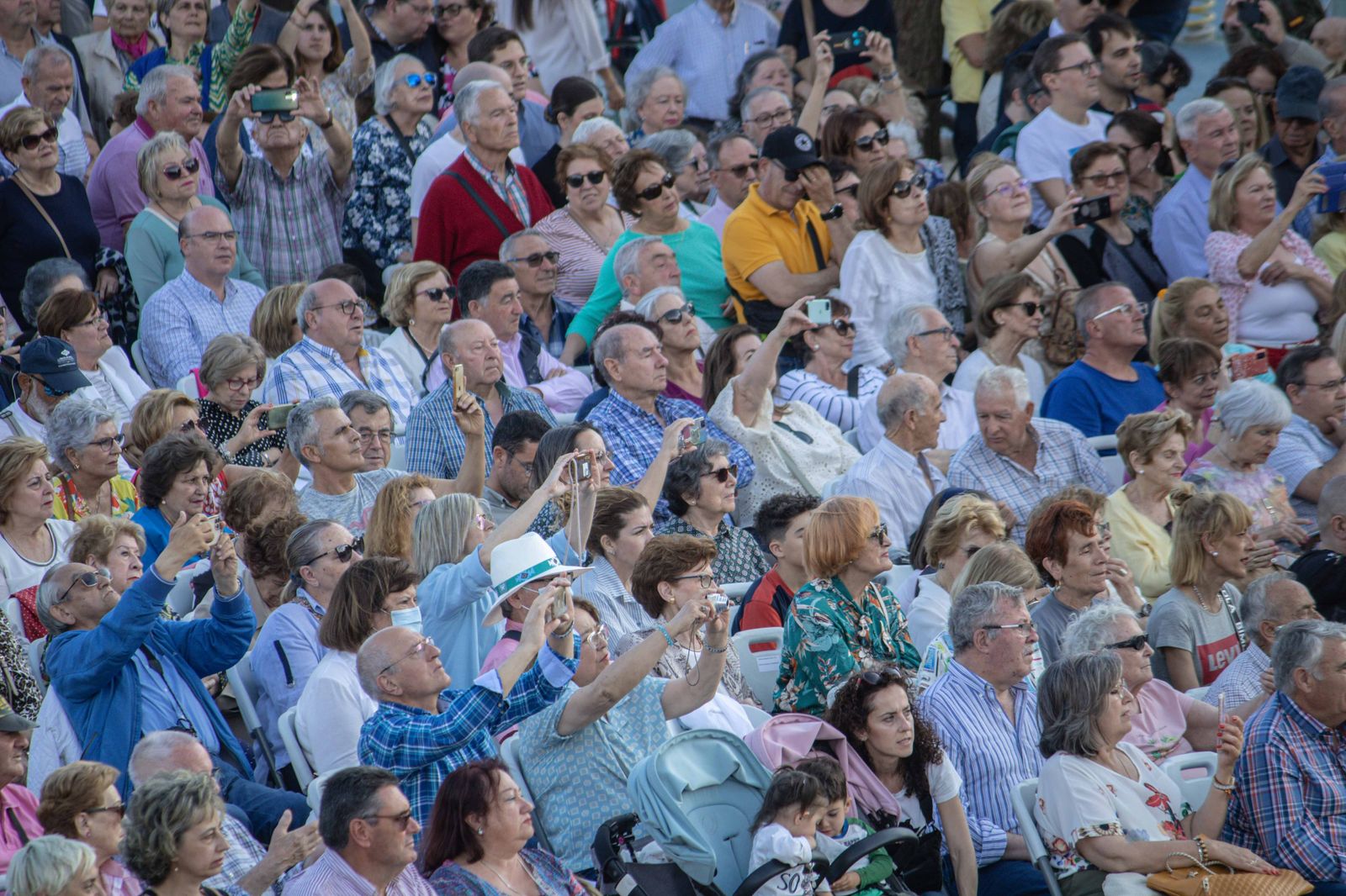 Las bandas de música se lucen antes del Día de las Fuerzas Armadas en Granada