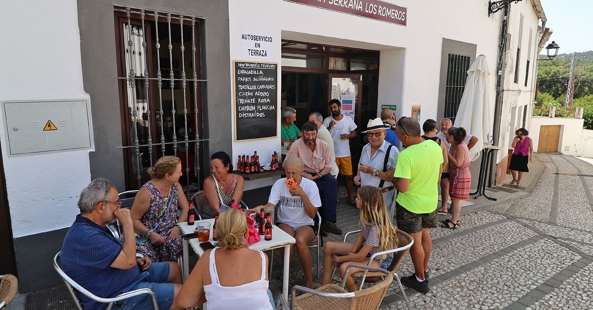 Imágenes de los vecinos de Los Romeros de vuelta en sus casas tras el ...