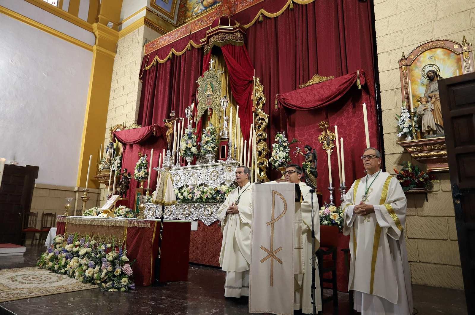 Imágenes de la función y traslado de la Hermandad del Rocío de Huelva