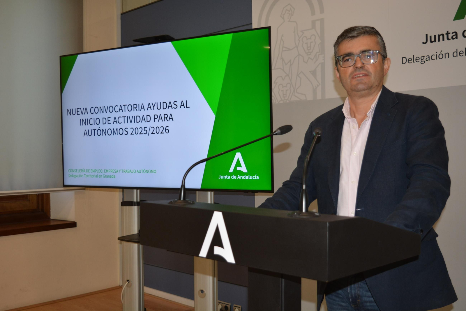 El delegado de Empleo, Empresa y Trabajo Autónomo, Javier Martín Cañizares