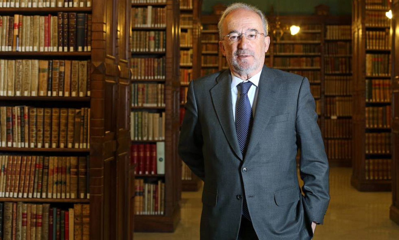 Santiago Muñoz Machado (Pozoblanco, 1949) dirige desde 2019 la Real Academia Española.