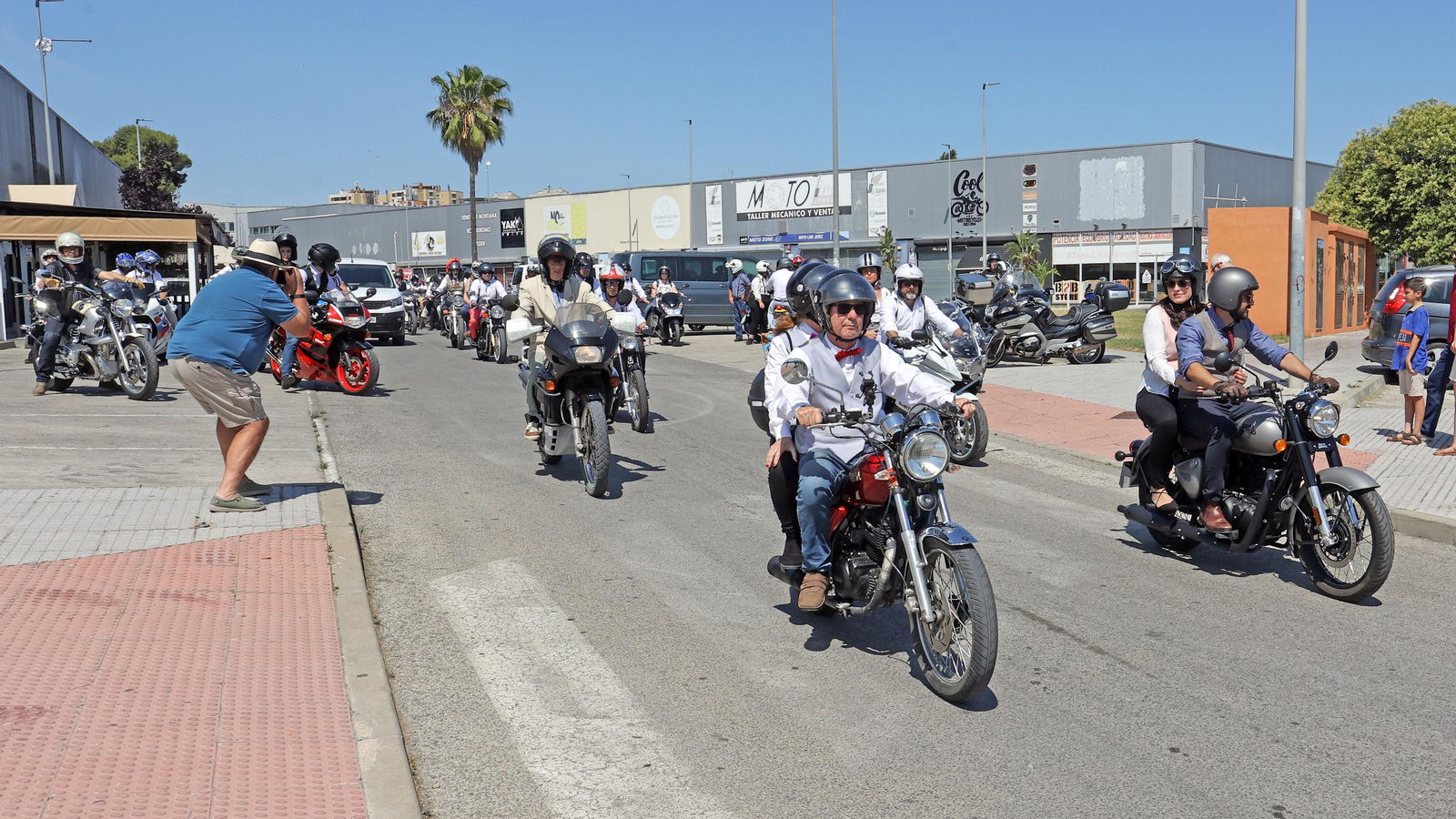 Búscate en el evento motero solidario "The Distinguished Gentleman´s Ride" en Jerez
