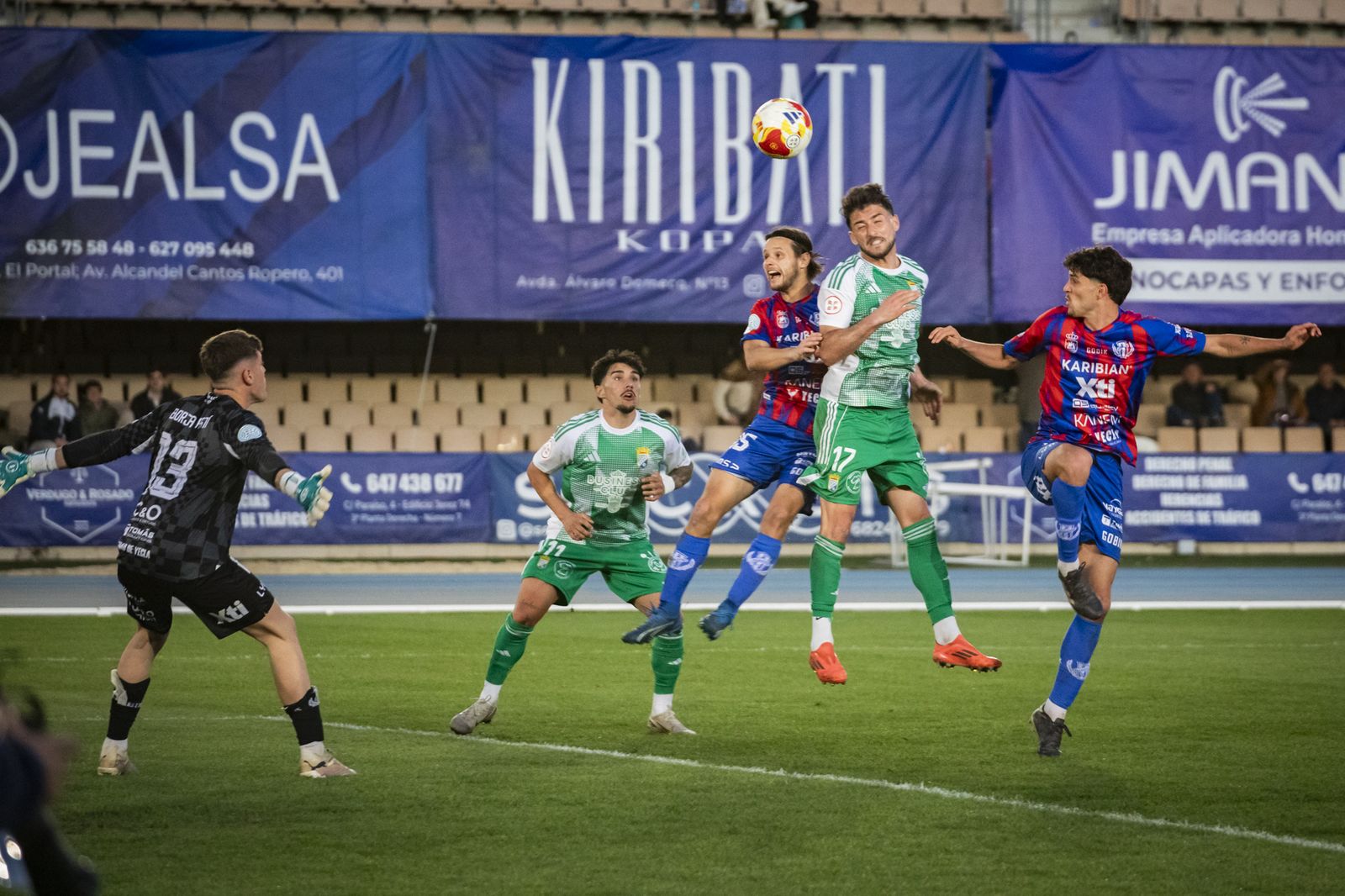 Imágenes del partido entre el Xerez CD y el Yeclano Deportivo en Chapín