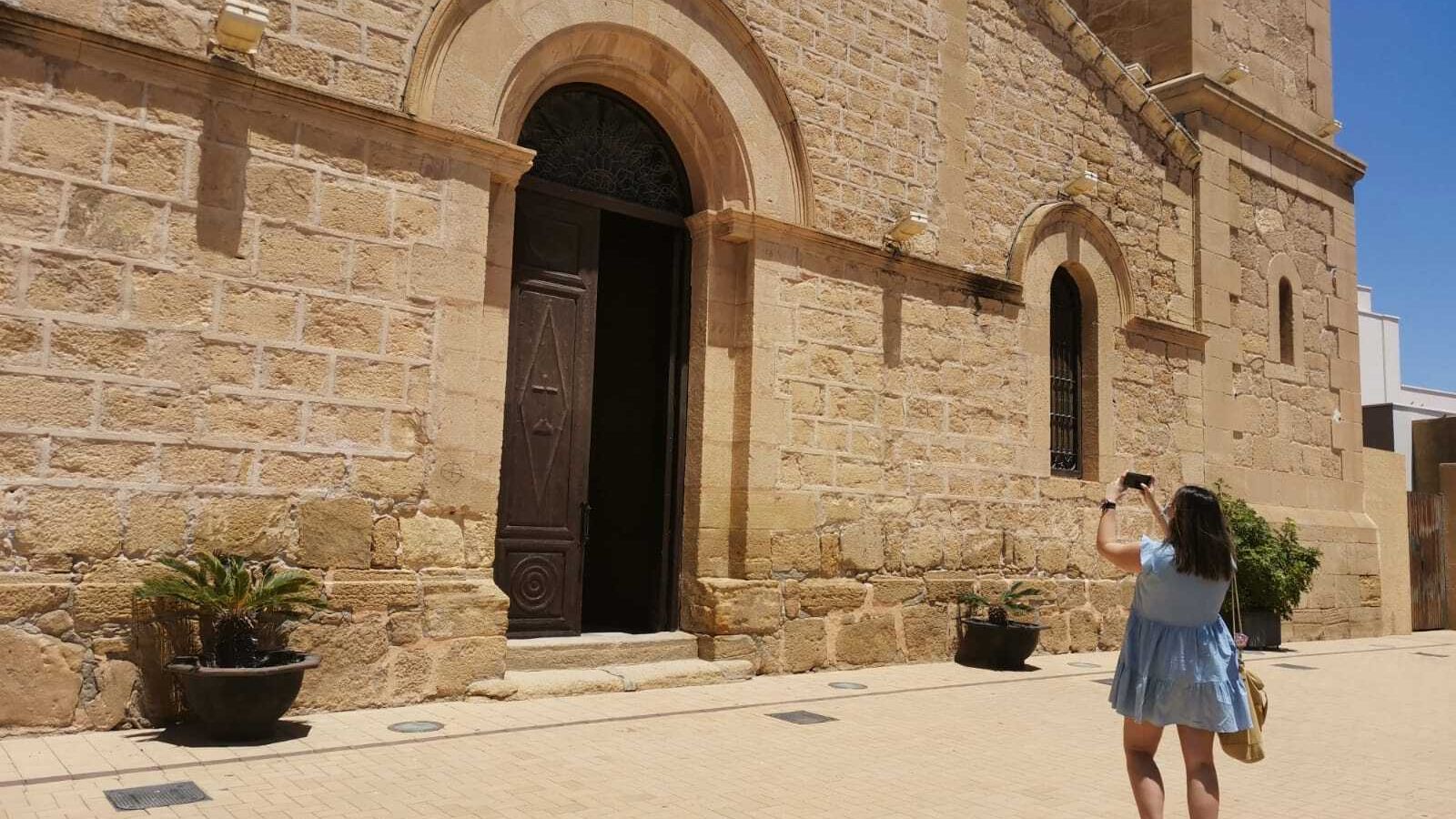 Fotografiando la iglesia de Turre.