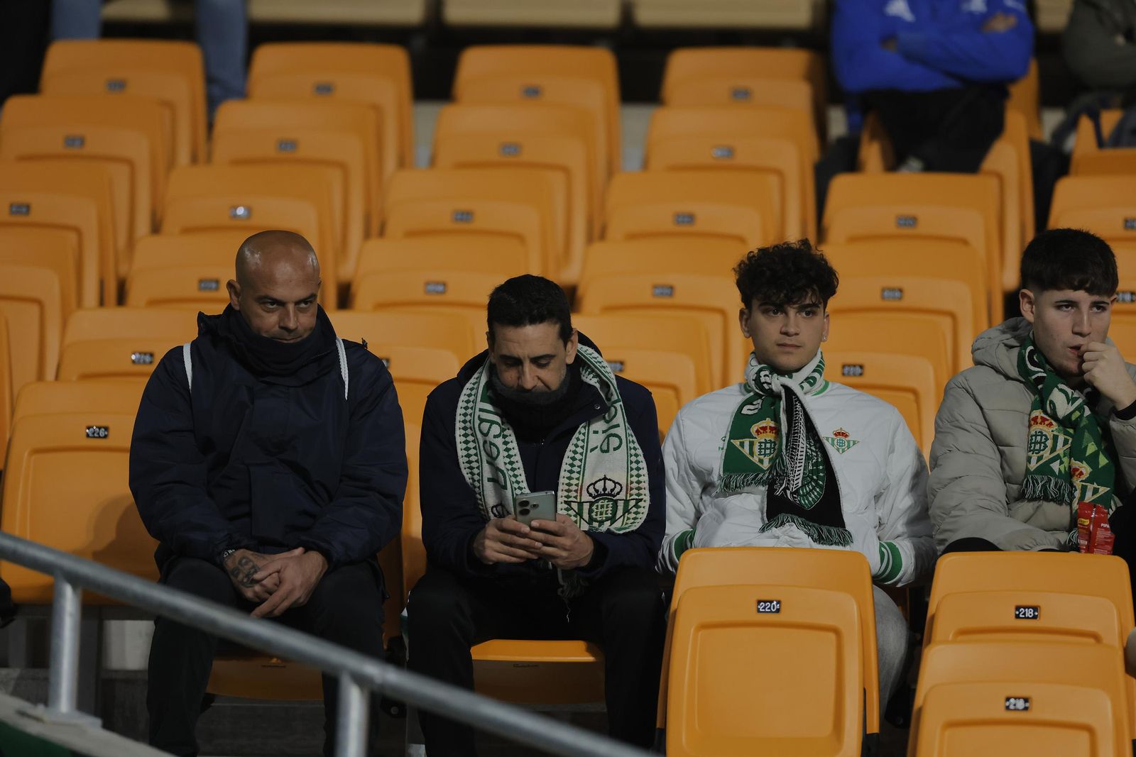 Búscate en las fotos del Betis - Utrecht