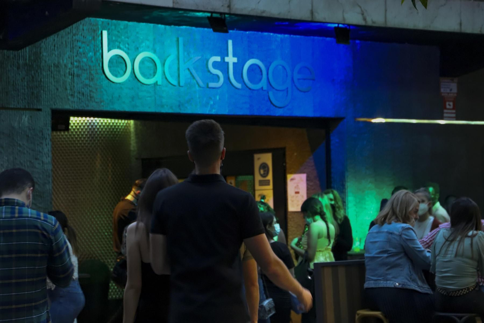 Fotos de la primera noche sin toque de queda en Granada tras el estado de alarma