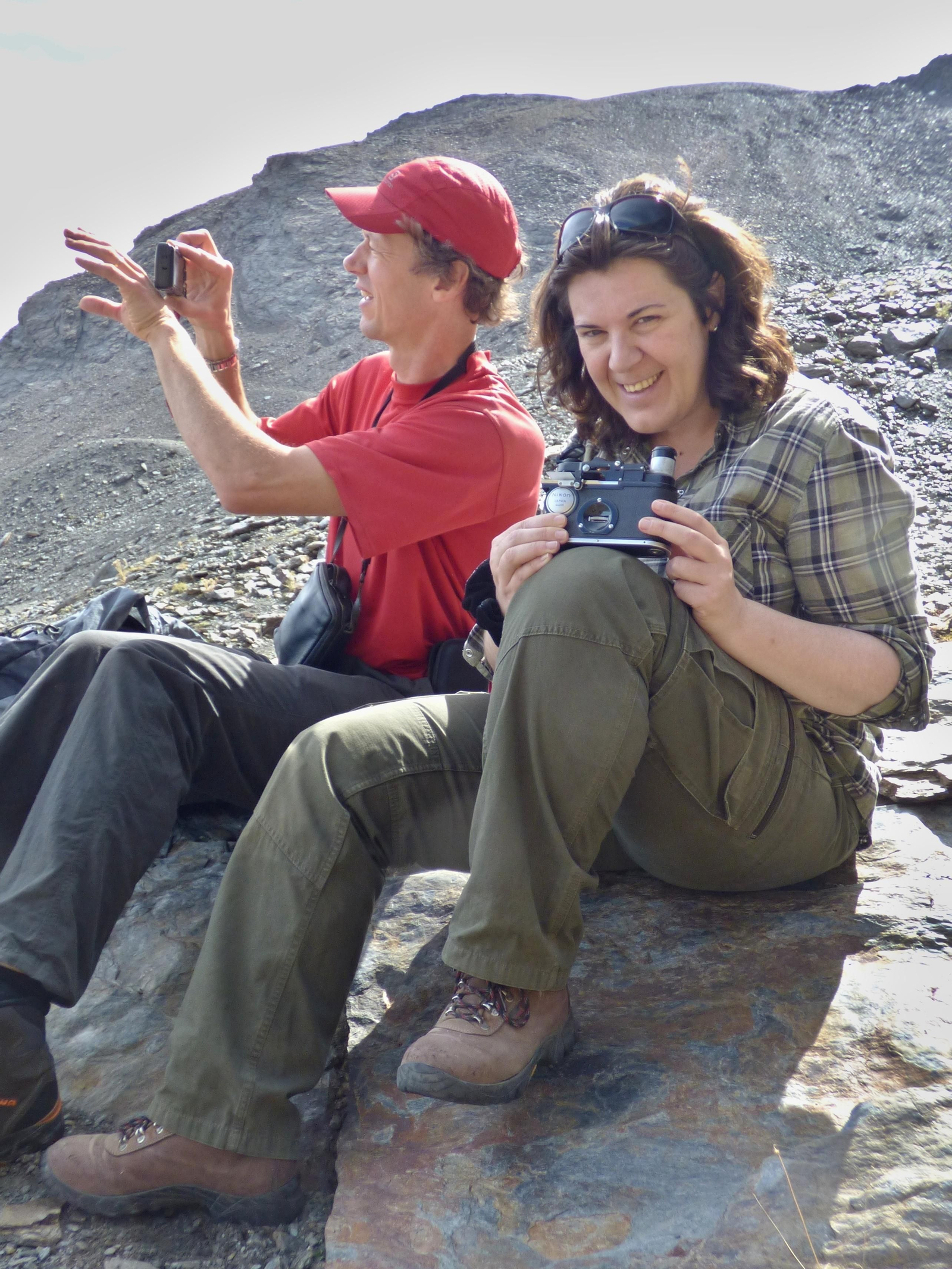 En el Corral del Veleta junto al Dr. Mitchell, un colega investigador.