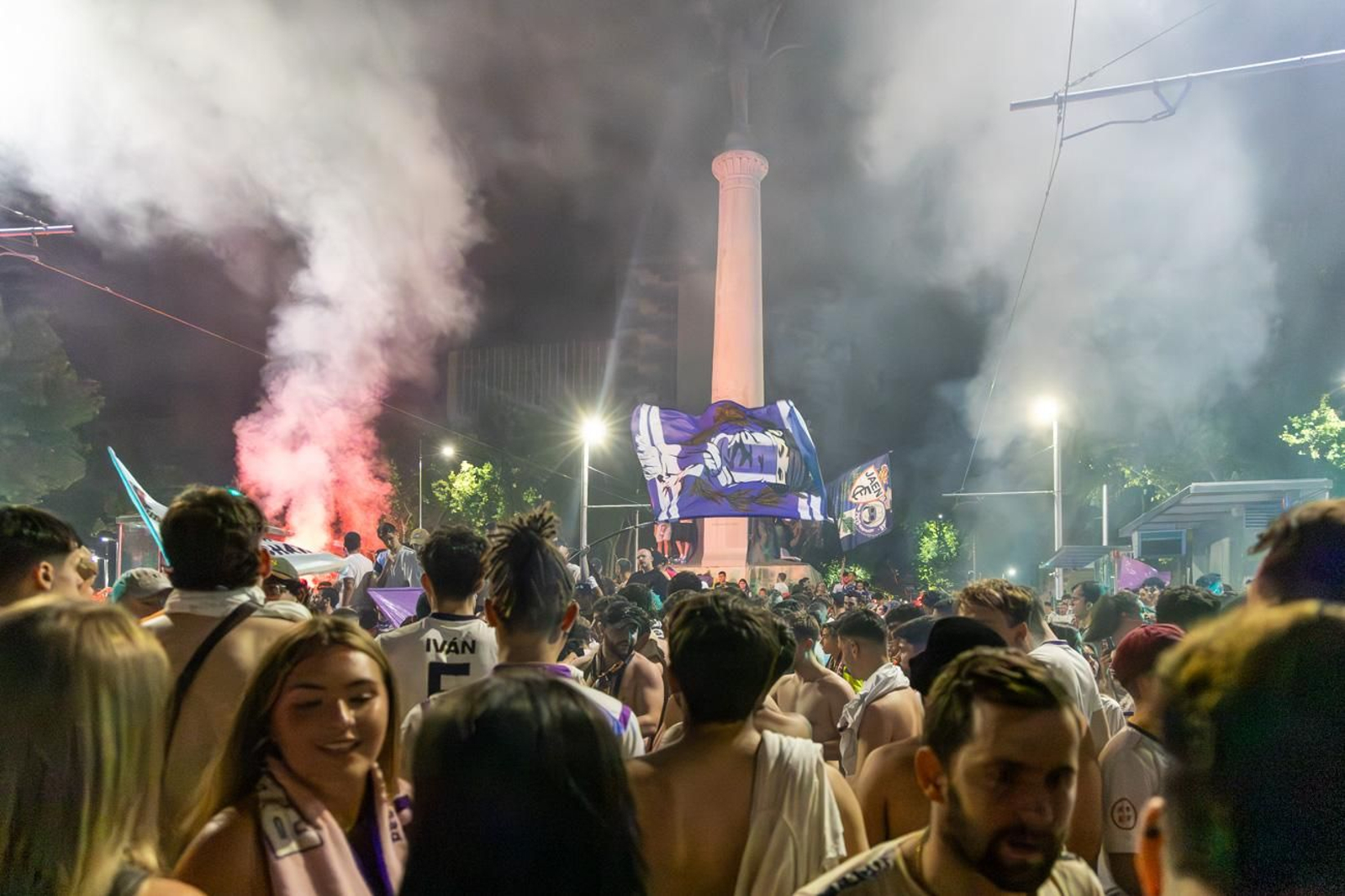 El éxtasis del Real Jaén en la Plaza de las Batallas