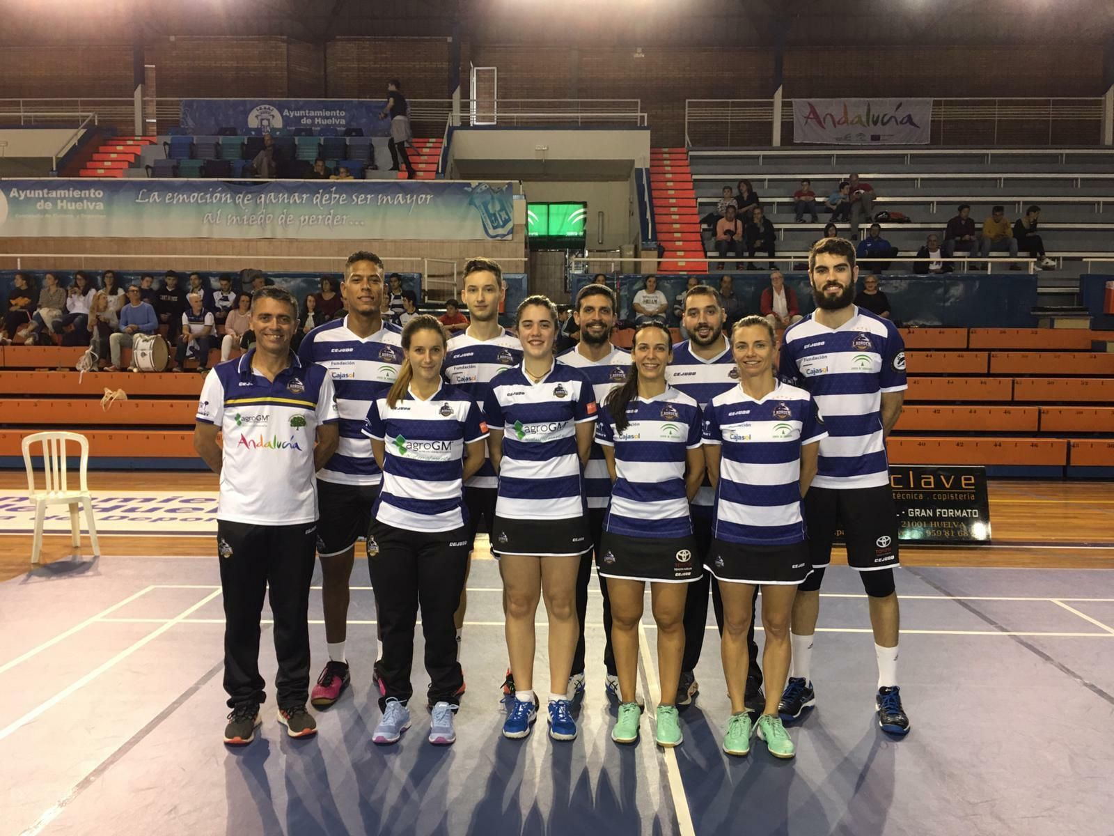 La plantilla del IES La Orden posa en el Andrés Estrada