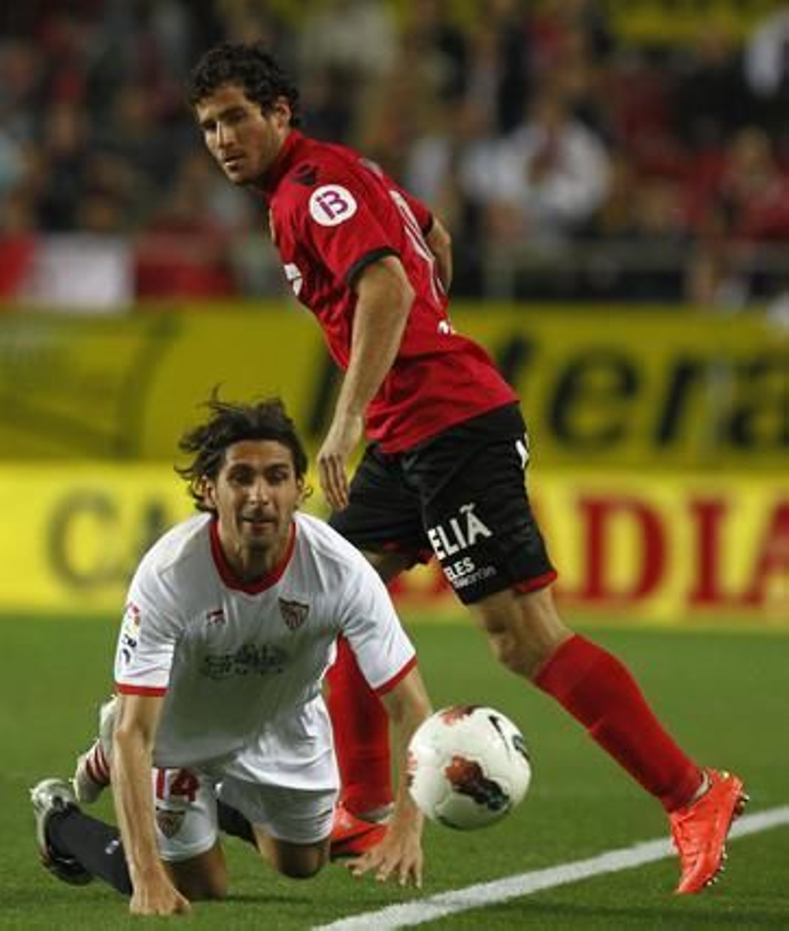 El Sevilla acumula tres victorias consecutivas tras vencer al Mallorca en casa (3-1). / Antonio Pizarro