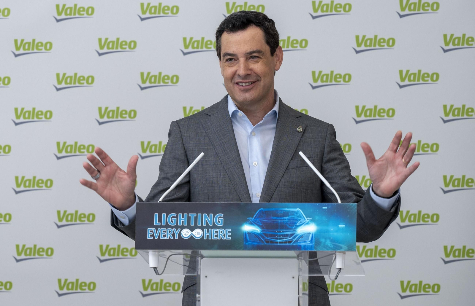 Imagen de Juanma Moreno este lunes en una visita a Martos, en Jaén