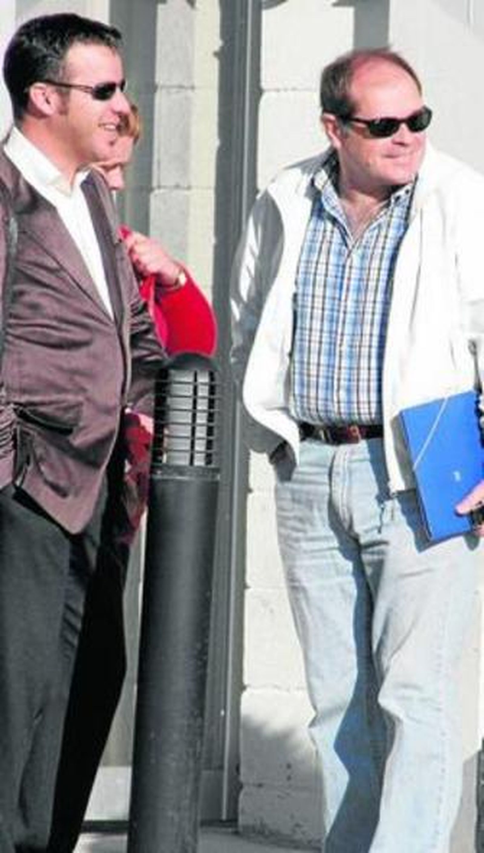 Fernando Jiménez Fornell (d), en el Juzgado portuense a finales de 2008.