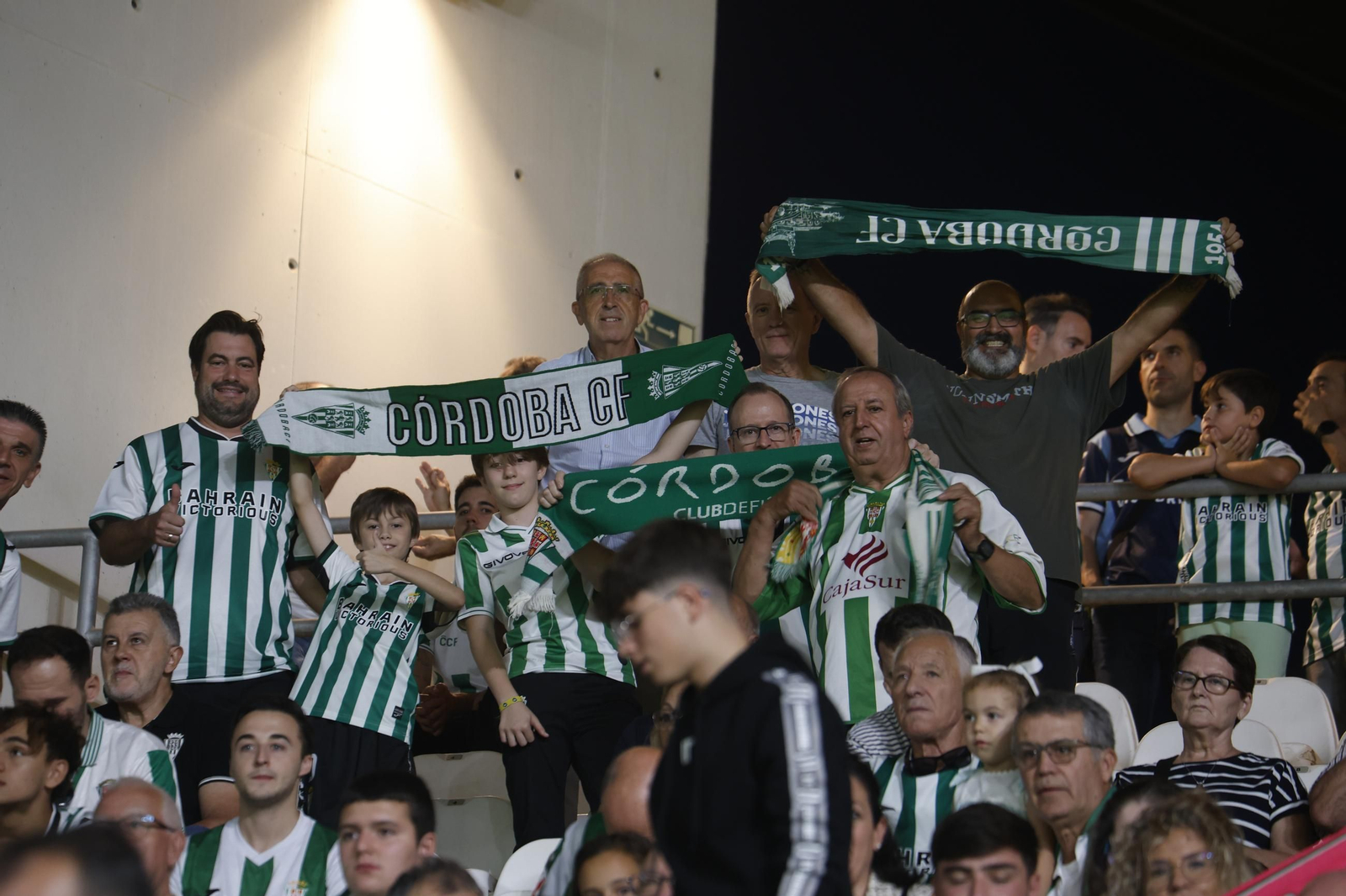 Las mejores fotos del ambiente en El Arcángel para el Córdoba CF - Cultural Leonesa