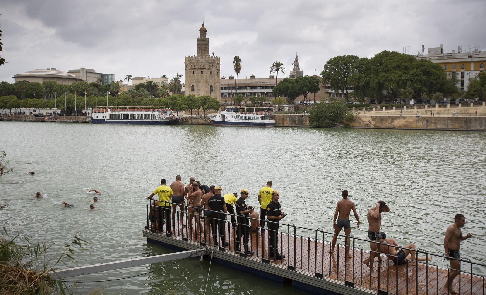 La travesía solidaria de la UME, en una de sus ediciones anteriores.