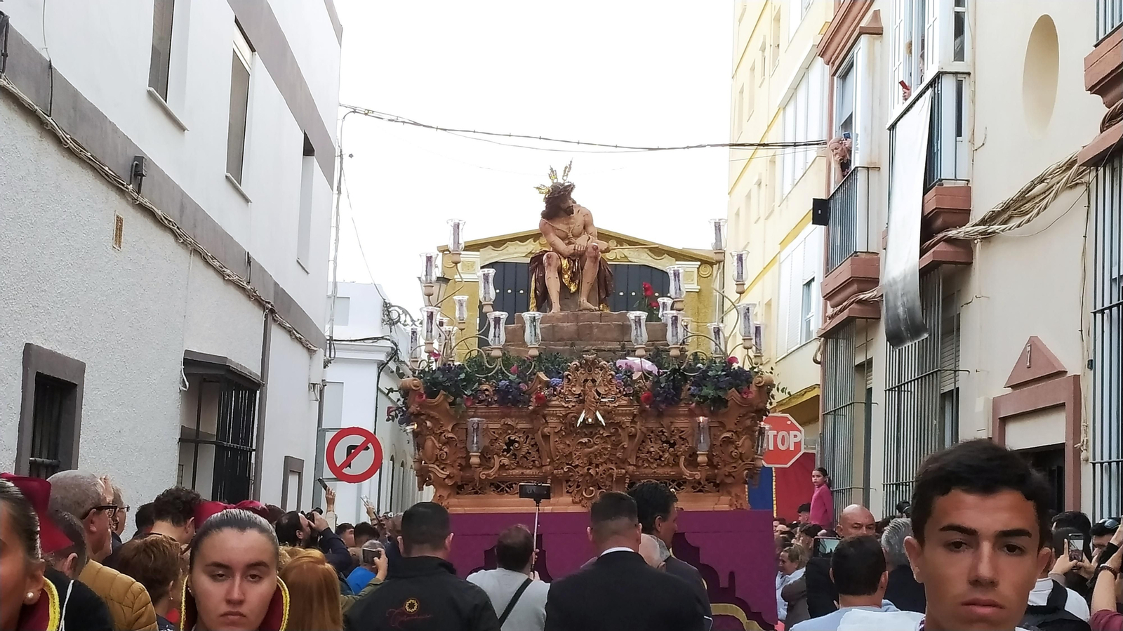 Las imágenes de la salida de la Coronación de Espinas en San Fernando