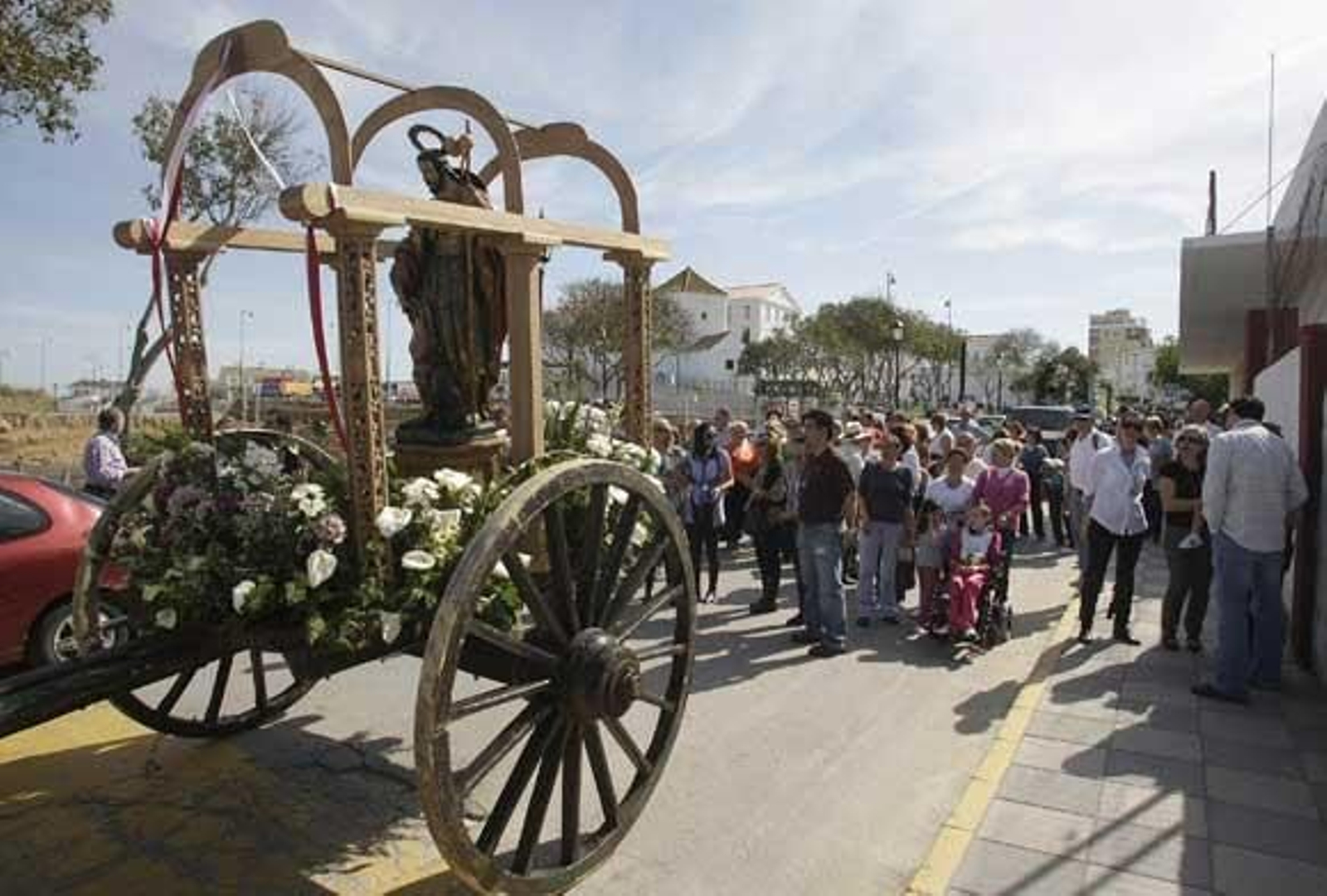 Los sanroqueños llenan el Pinar del Rey para estar con su patrón. La afluencia de pública desborda todas las previsiones de la organización

Foto: Erasmo Fenoy