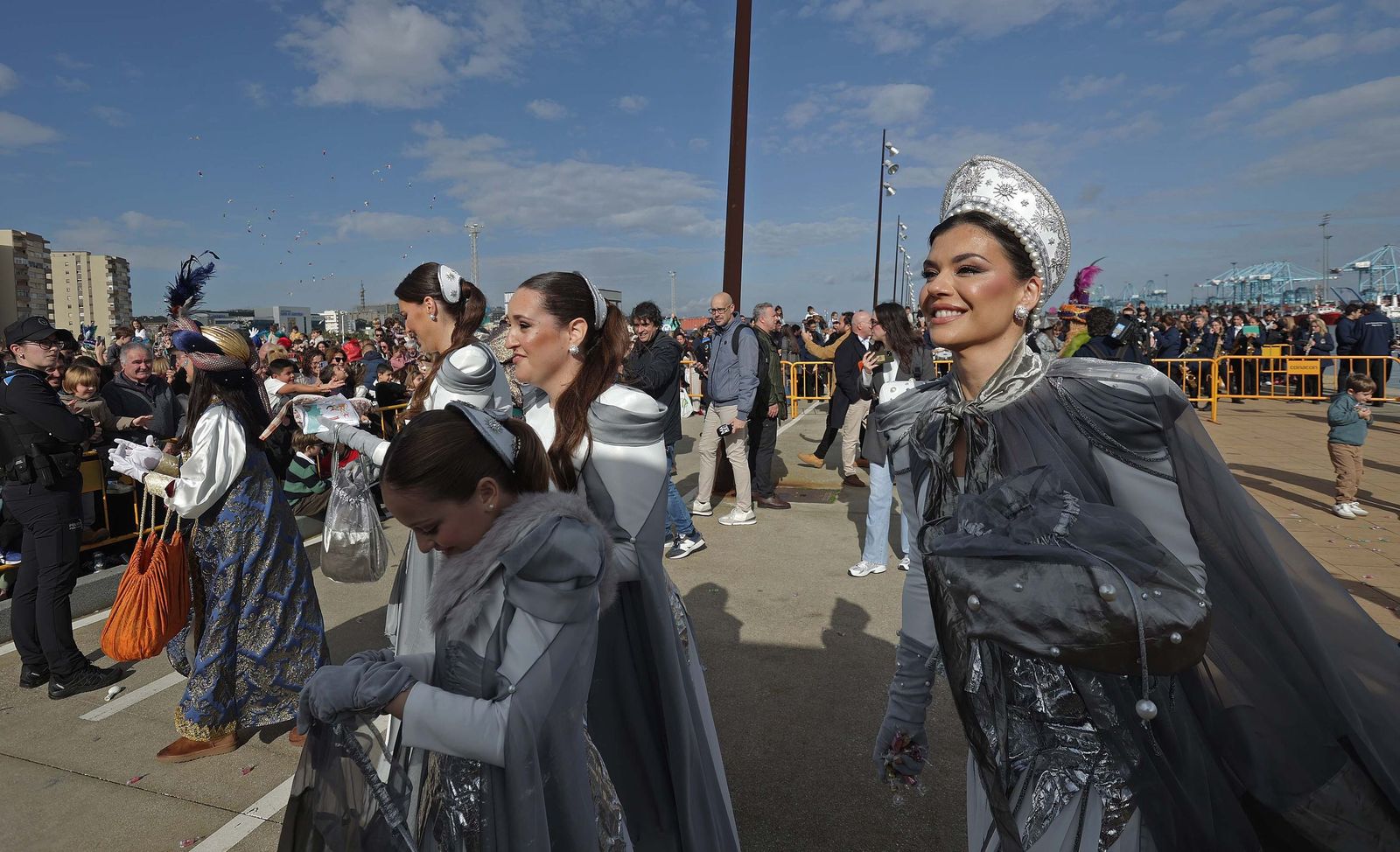 Búscate en el multitudinario arrastre de latas 2026 en Algeciras