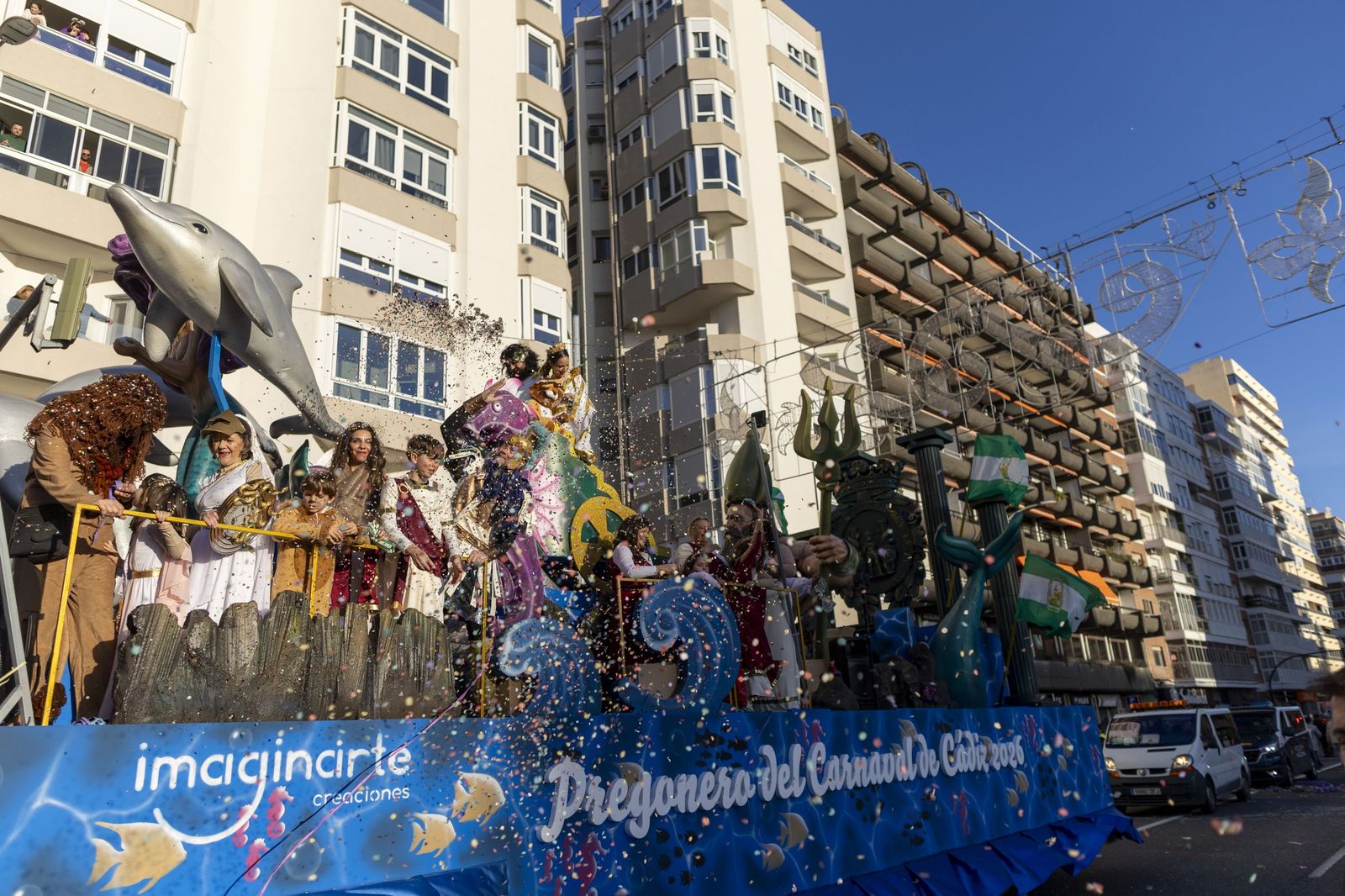 Las mejores imágenes de la Cabalgata del Carnaval de Cádiz 2026