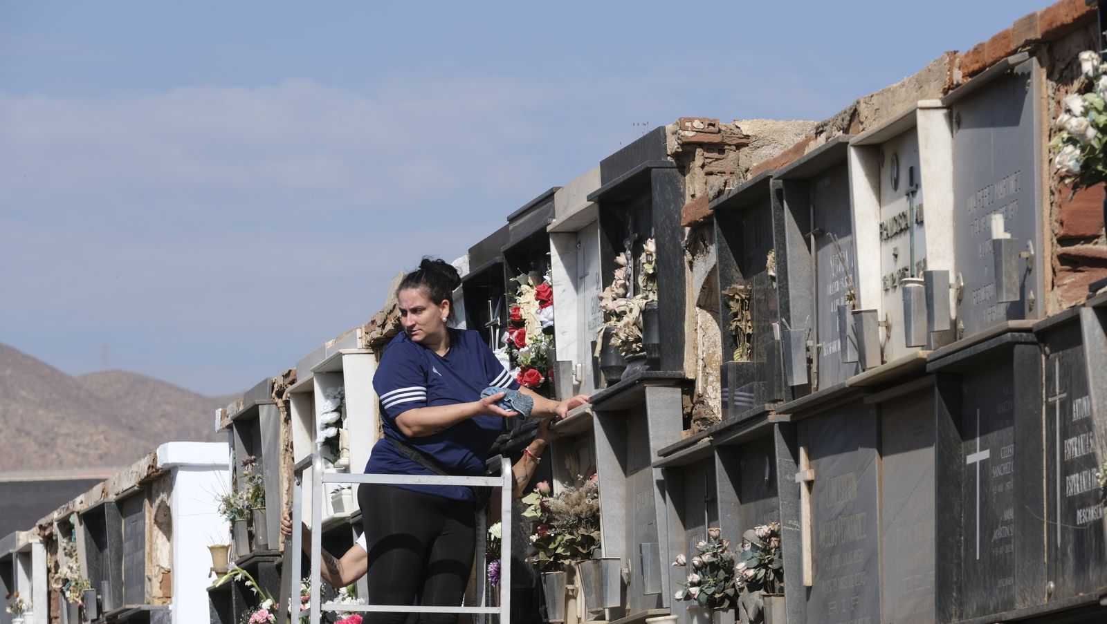 Imágenes del Día de Todos los Santos en el Cementerio de San José de Almería