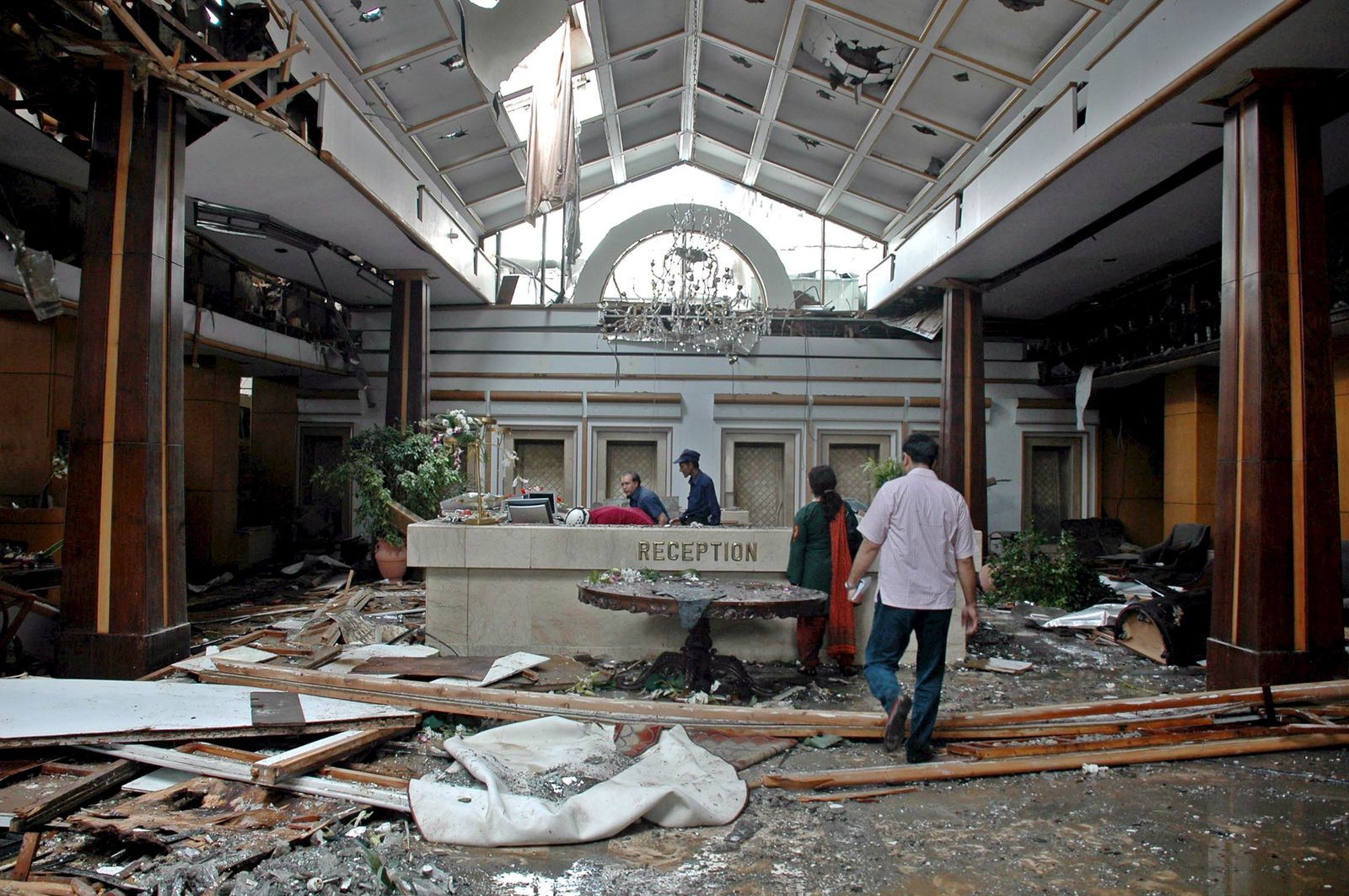 Pakistán investiga el "mayor" atentado de su historia, con 53 muertos