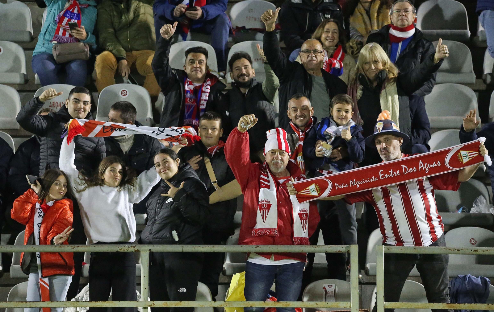 Búscate en el Nuevo Mirador durante el Algeciras - Atlético de Madrid B
