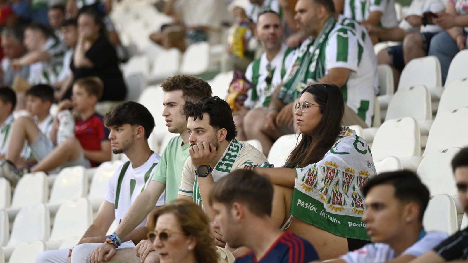 Las mejores fotos del ambiente en El Arcángel para el Córdoba CF - Albacete