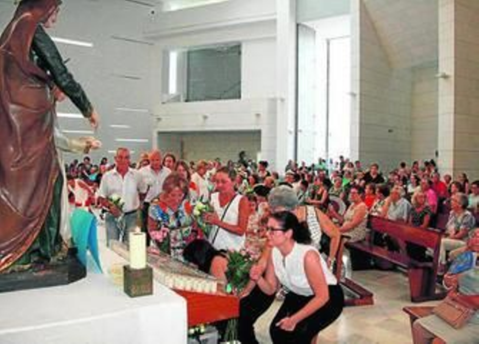 La procesión despide unas fiestas cargadas de emoción y mucho fervor