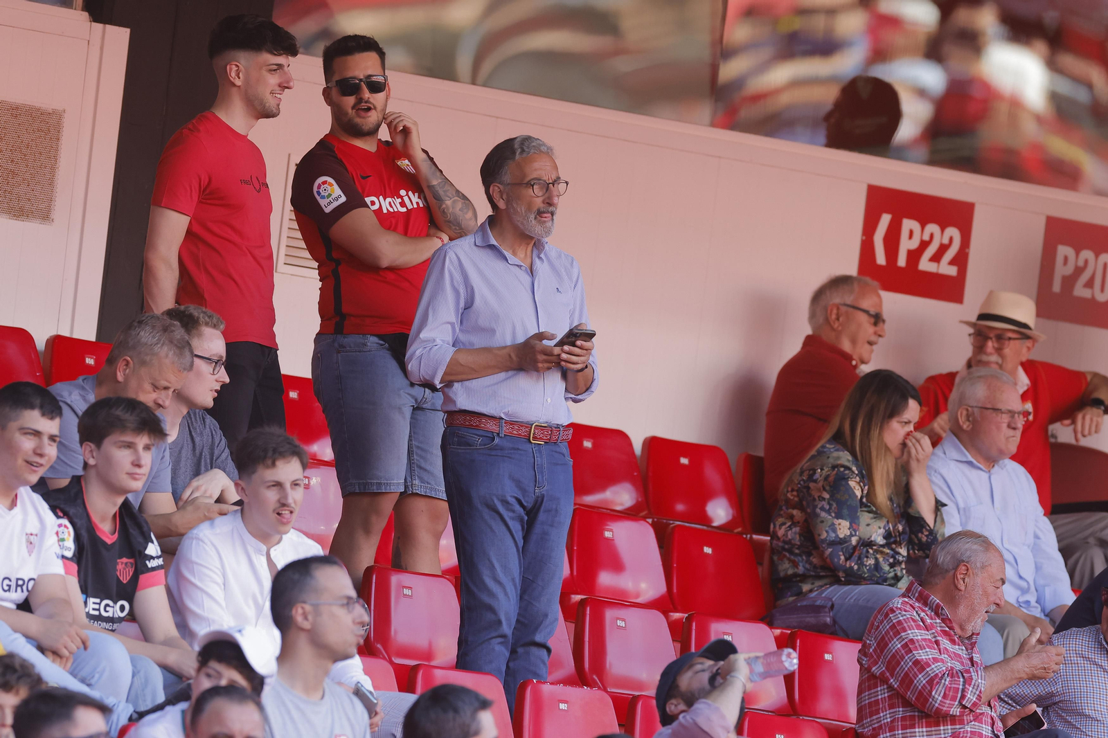 Búscate en las fotos del Sevilla-Español