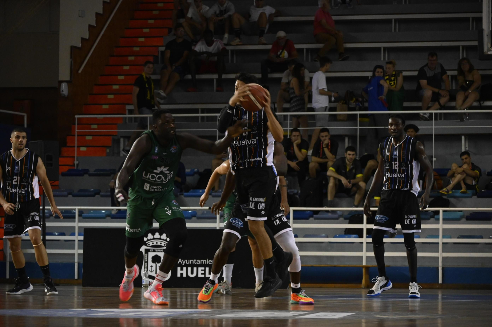 2 Jornada de la fase final de ascensos a LEB Plata entre el Huelva Comercio y el Ucoga Seguros Chantada