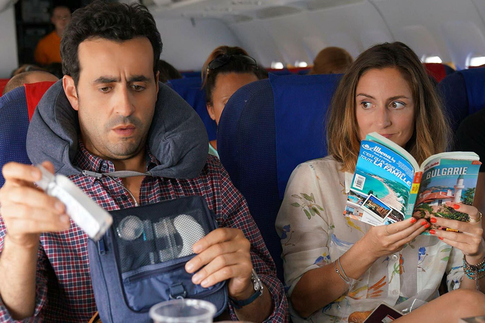 Jonathan Cohen y Camille Chamoux, protagonistas de 'Primeras vacaciones'.