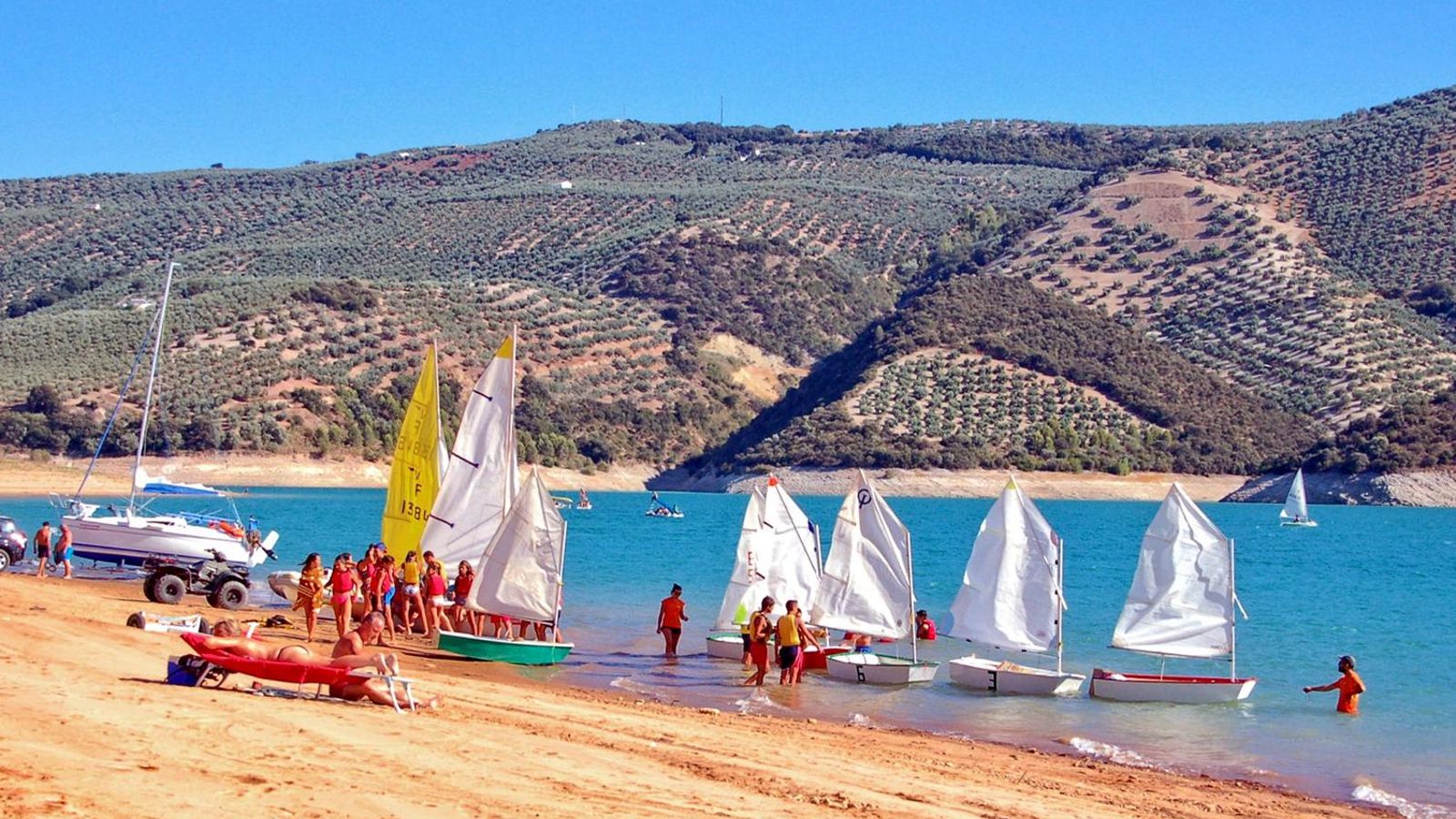 Zona de deportes acuáticos en Valdearenas, Iznájar.