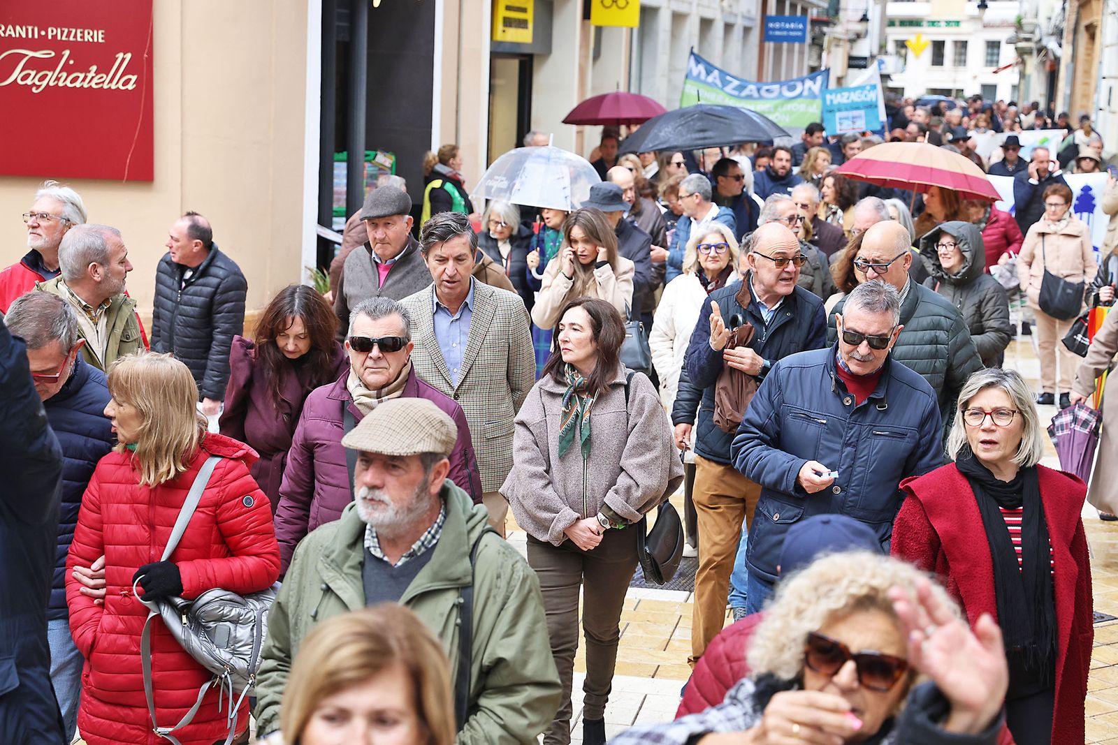 Fotografías de la manifestación en Huelva para exigir la regeneración de las playas