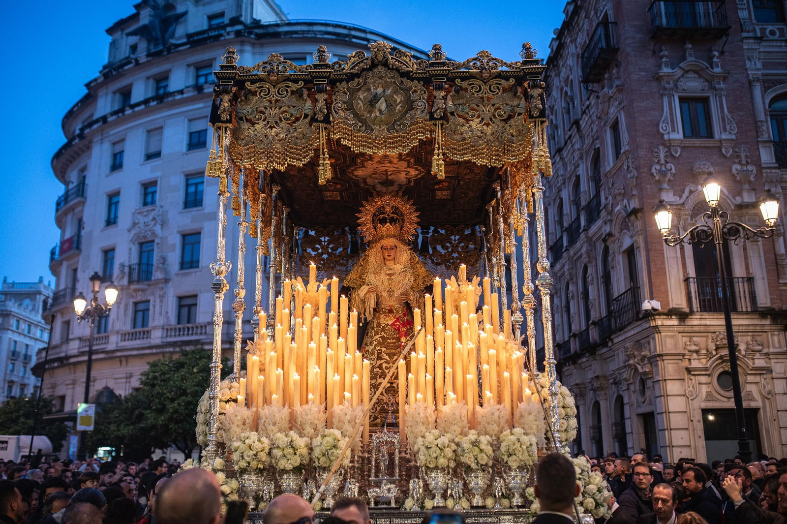 Las imágenes del regreso de la Hermandad del Buen Fin