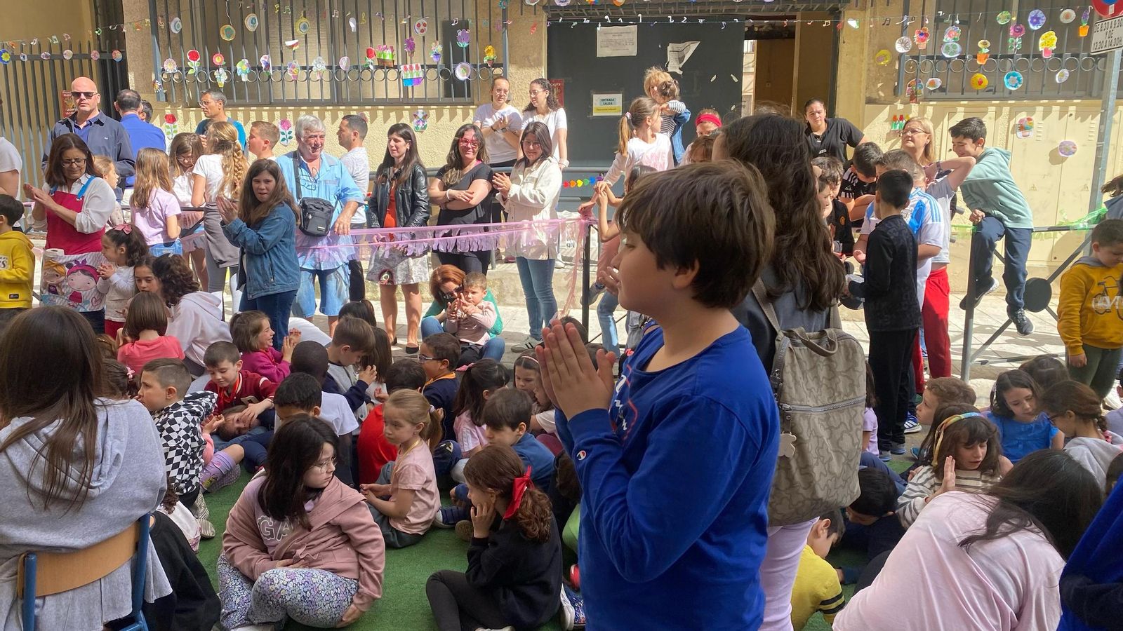 Una iniciativa para tener calles seguras libres de tráfico junto a los colegios en Jaén