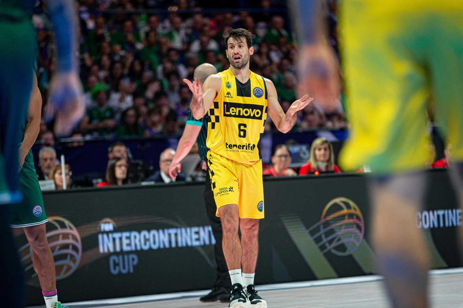Las fotos de la final de la BCL entre Lenovo Tenerife y Unicaja Baloncesto