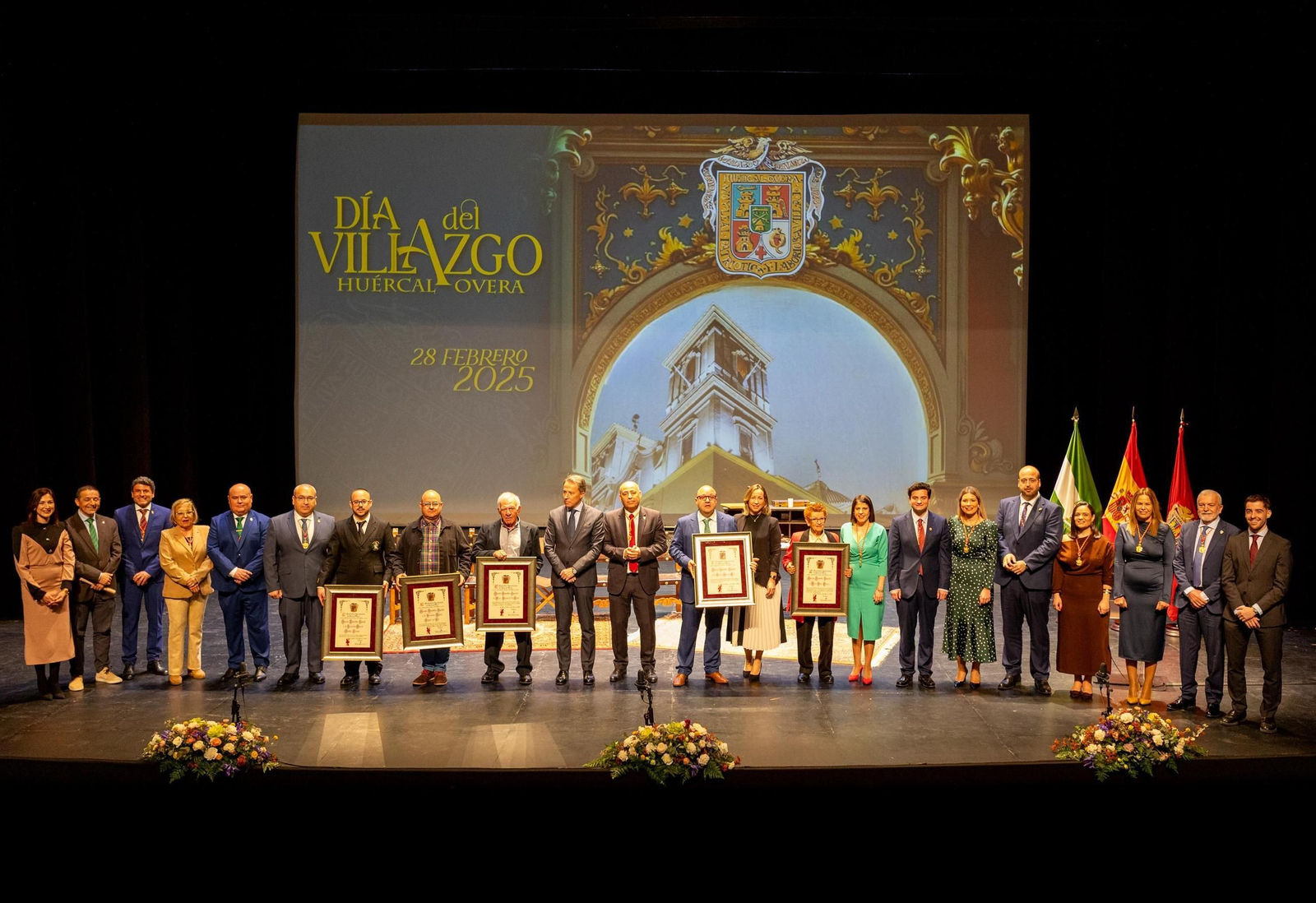 Autoridades con las entidades y personalidades distinguidas