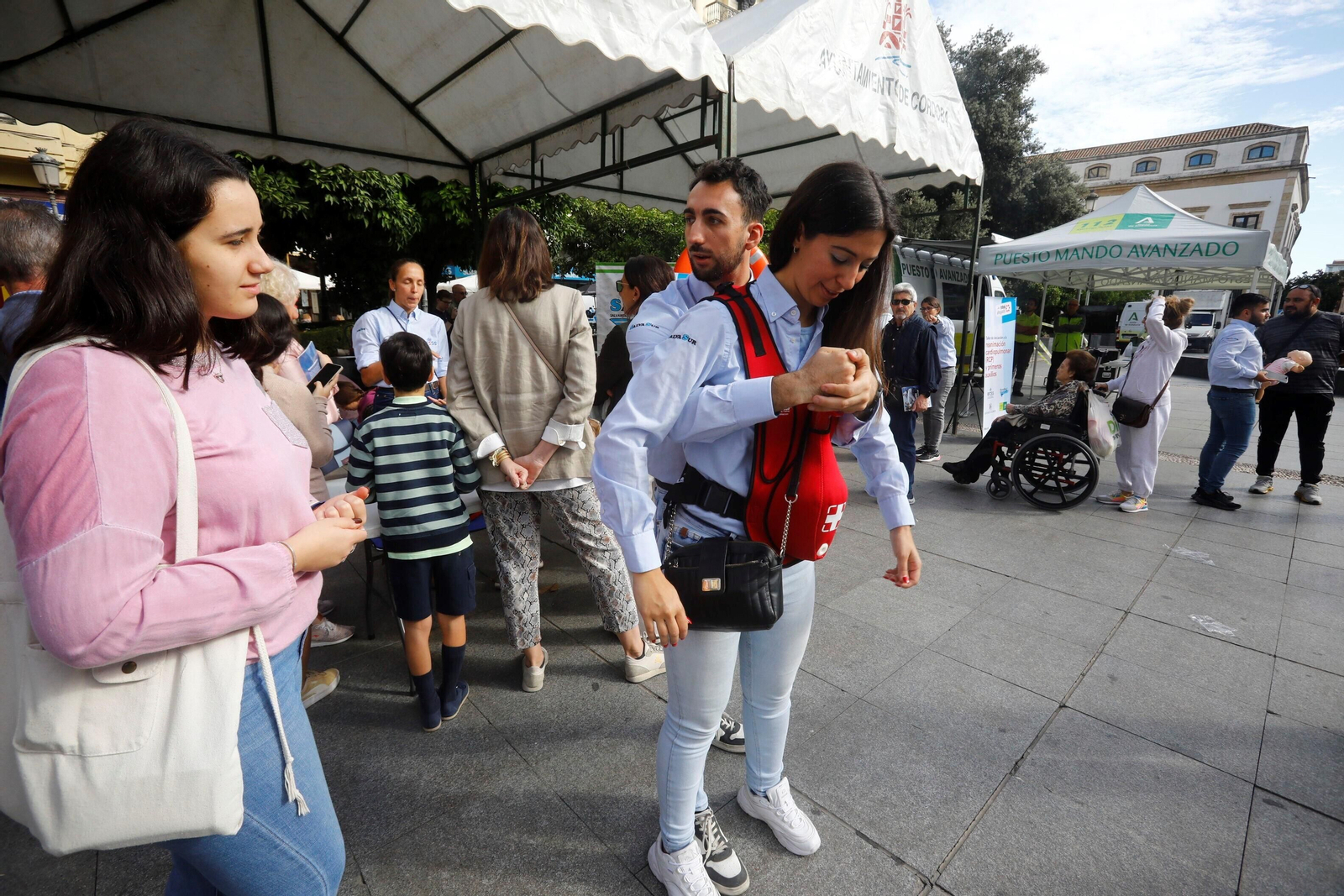 Las imágenes del taller de primeros auxilios y reanimación cardiopulmonar en Las Tendillas
