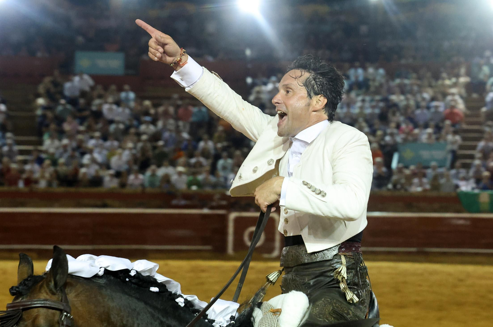 Toros La Merced: Imágenes de la tarde de Rejoneo con Diego Ventura, Andrés Romero y Sergio Galán
