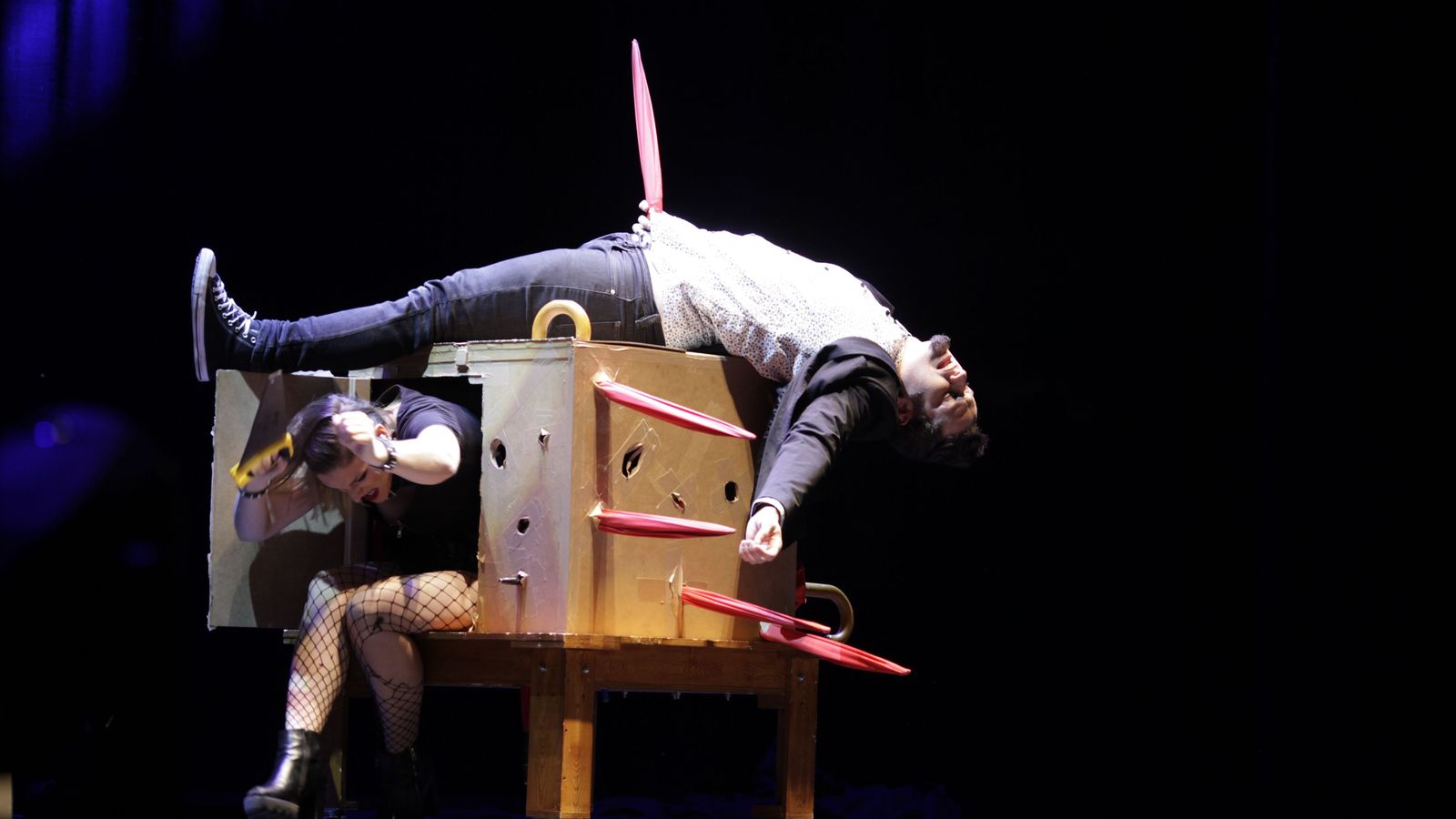 Los magos han hecho todo tipo de números para dejar con la boca abierta al público.