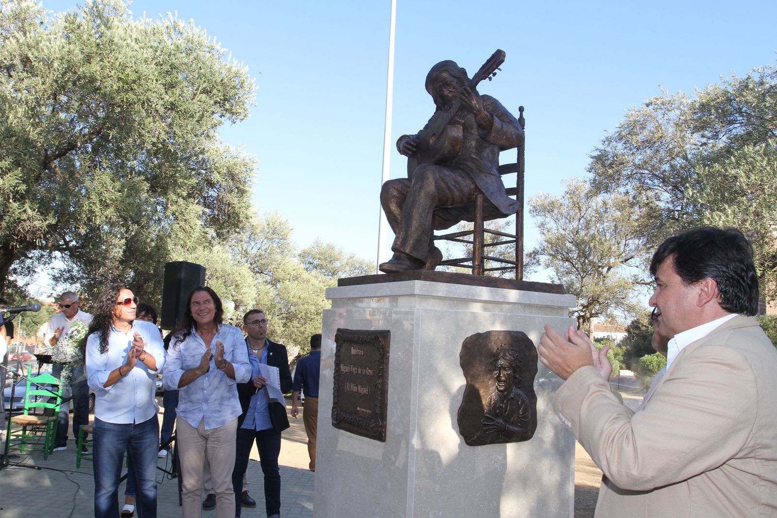 Inaguración del monumento al Niño Miguel.