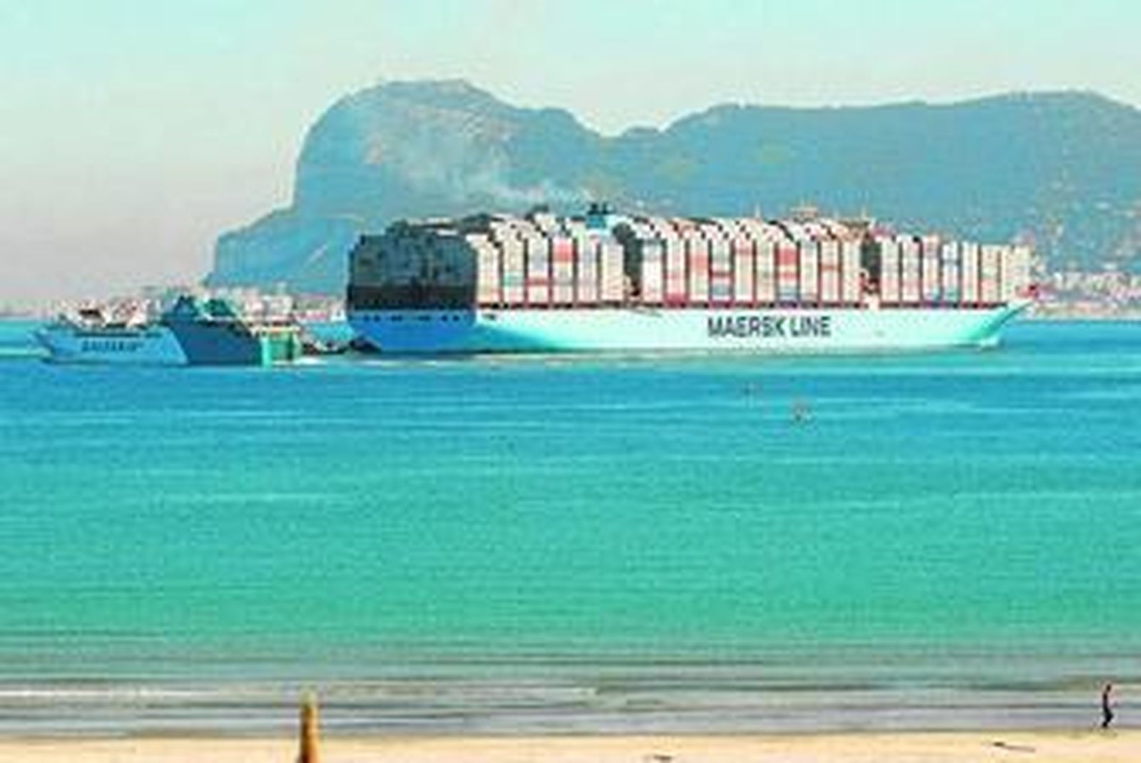 El 'Maersk McKinney Möller', a su salida del puerto de Algeciras.