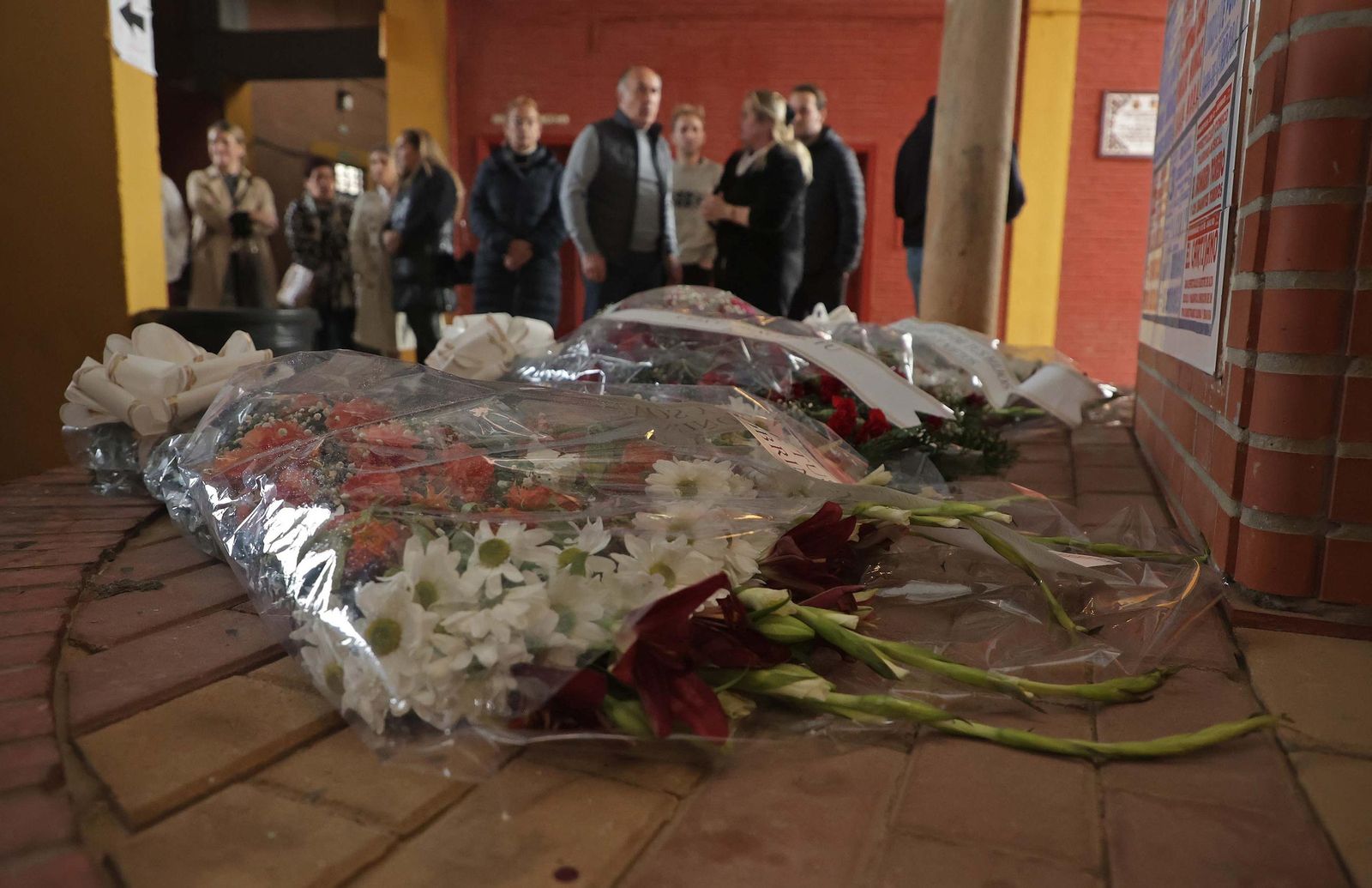 El último adiós al 'Niño de las Coles' en la plaza de toros de Las Palomas, en imágenes