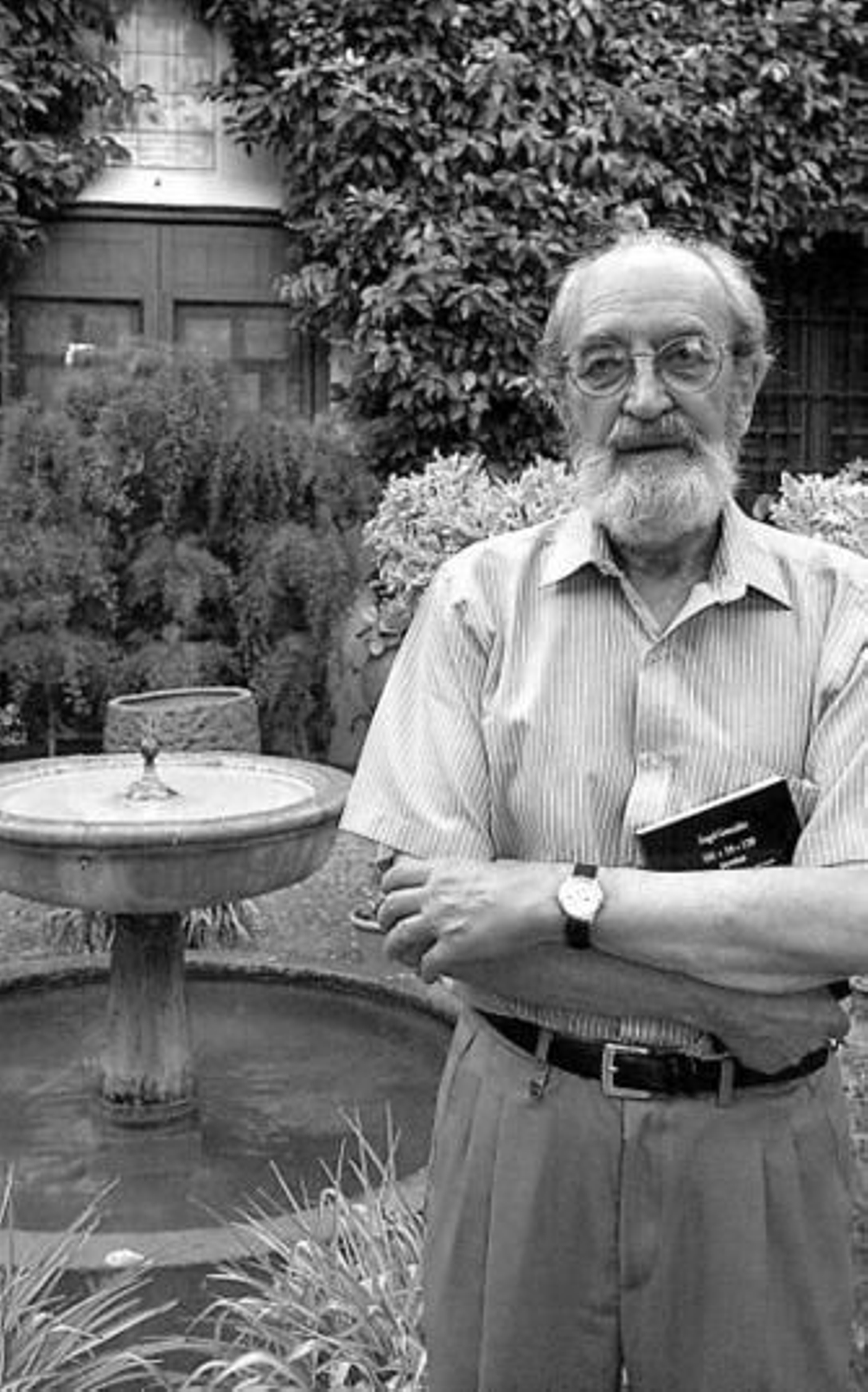 Ángel González, en una imagen tomada en Córdoba en 2003.