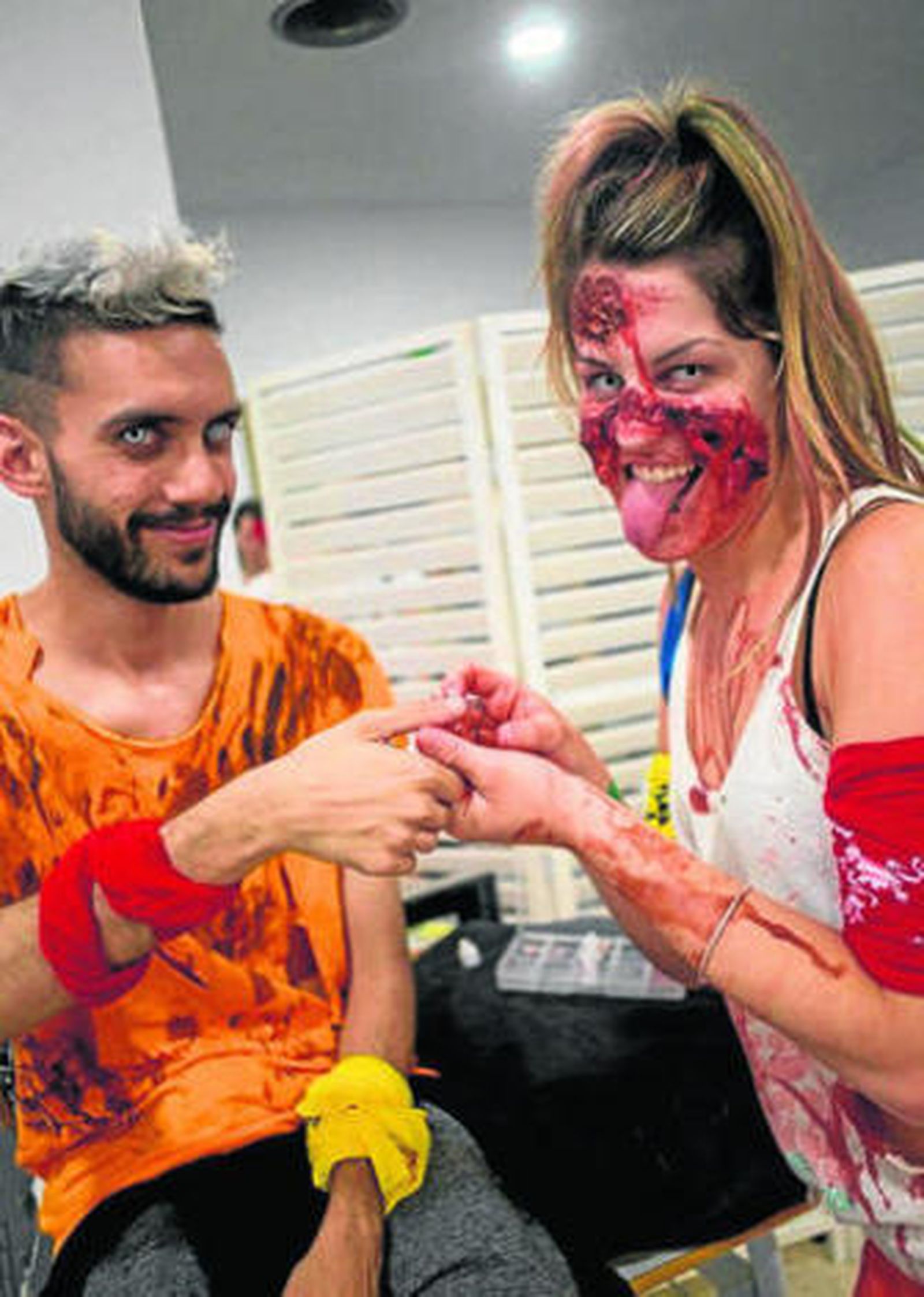 La invasión zombie atemoriza a la ciudad