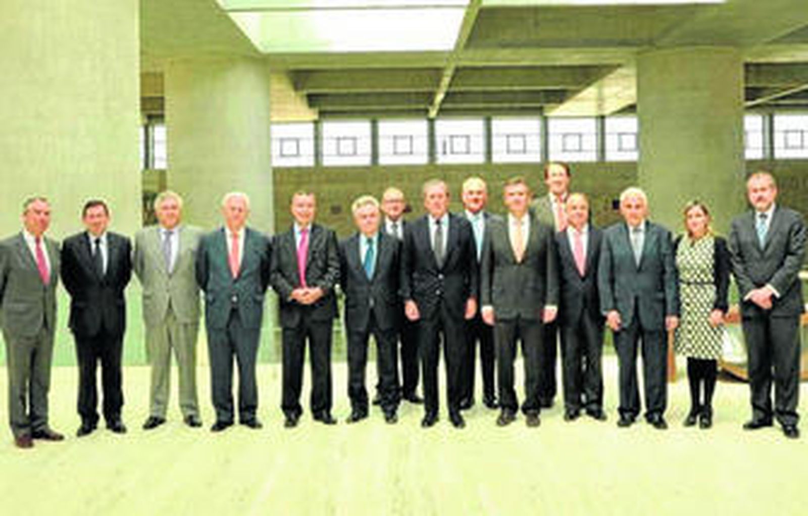 Enrique Moreno de la Cova, Luis González, Rafael Beca, José Luis Sánchez, Rufino Parra,  Antonio Jara, José Luis Pérez Mañas, Javier Benjumea, Eustasio Cobreros, Francisco Arteaga,  Mauricio González-Gordon, Juan Luis Sillero, Antonio Pascual, Concepción Riquelme y Ramón Martín.