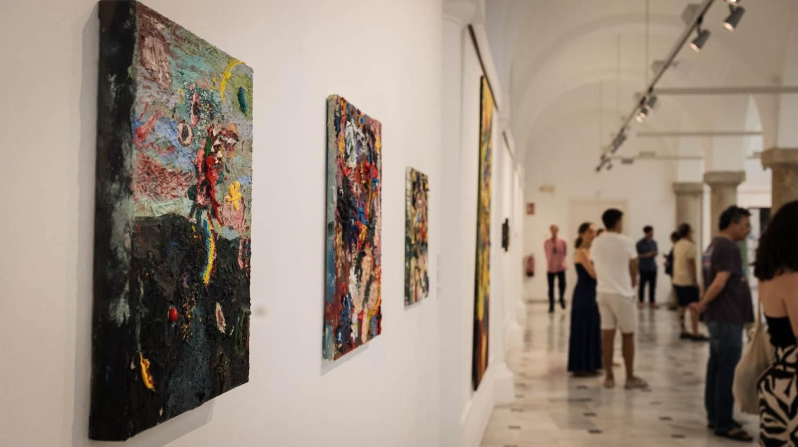 Imágenes de la inauguración de la exposición de José Luis Valverde en Pescadería Vieja
