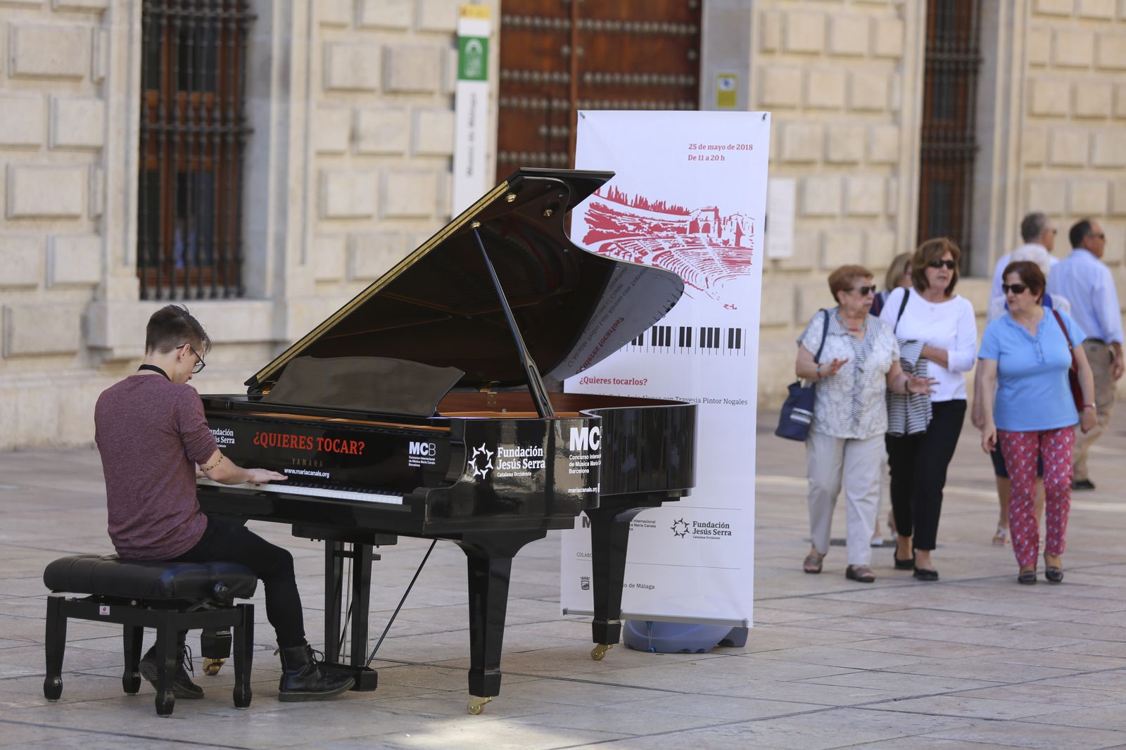 El Centro de Málaga, al son de siete pianos de cola
